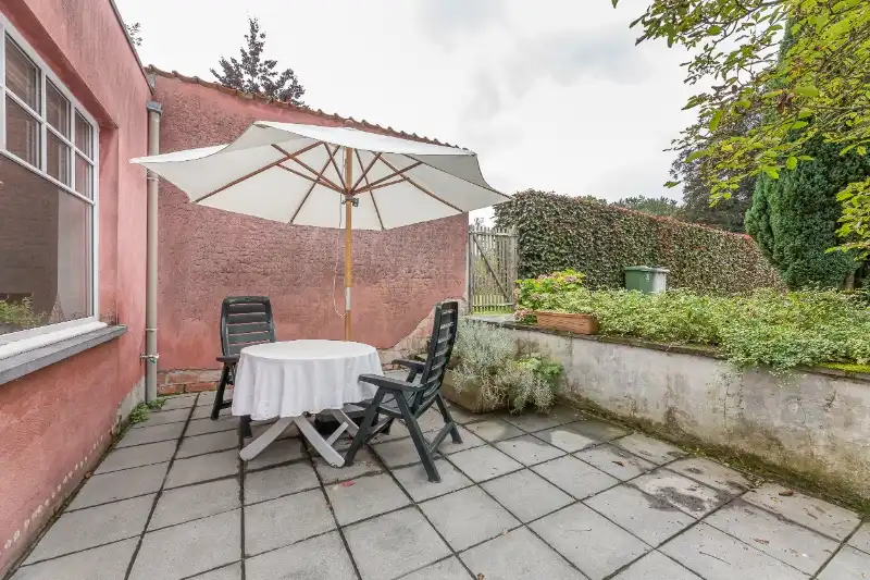 Rustig gelegen gezinswoning met groen uitzicht foto 11