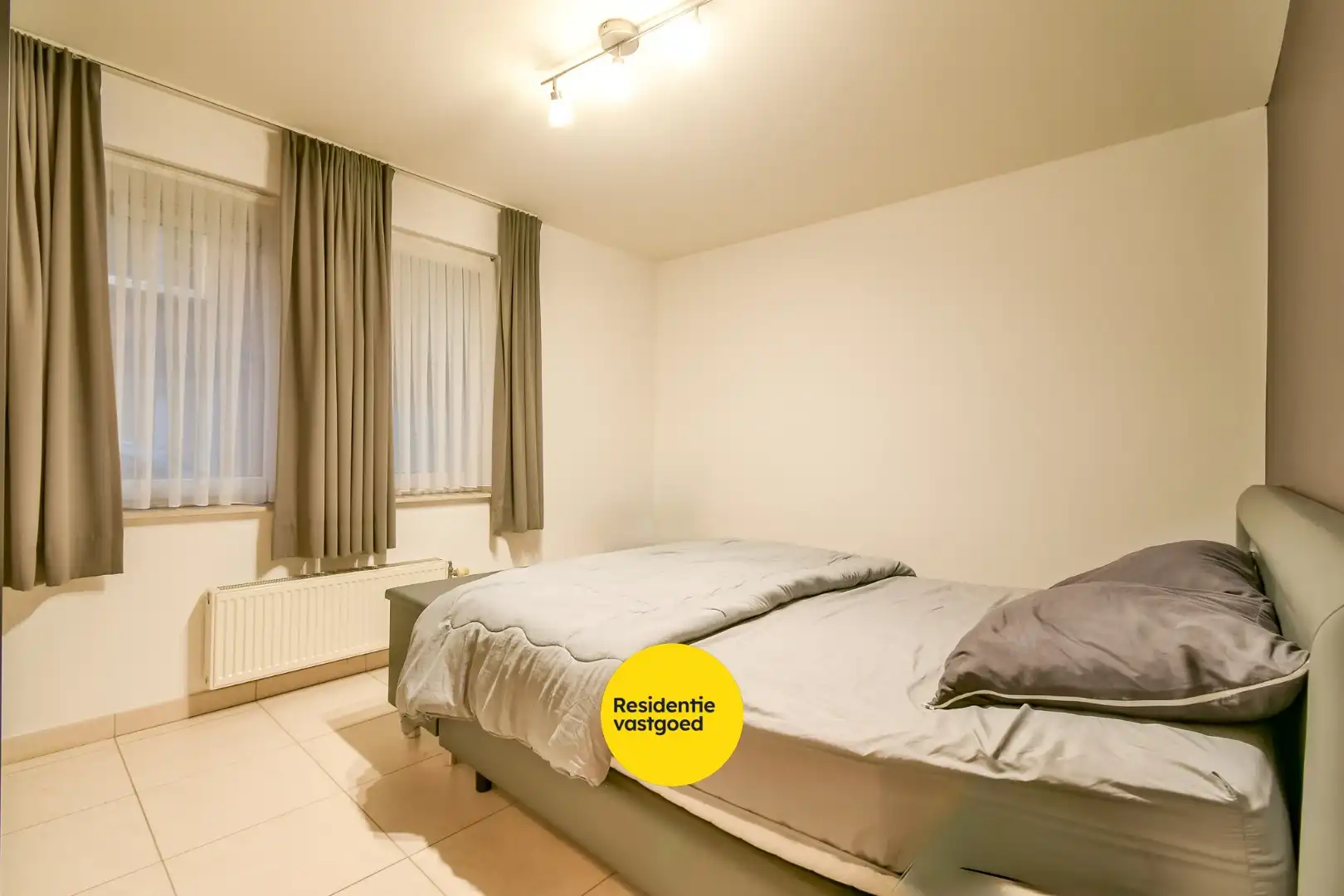 Ruime en energiezuinige gelijkvloerse appartement in het centrum van Torhout. foto 6