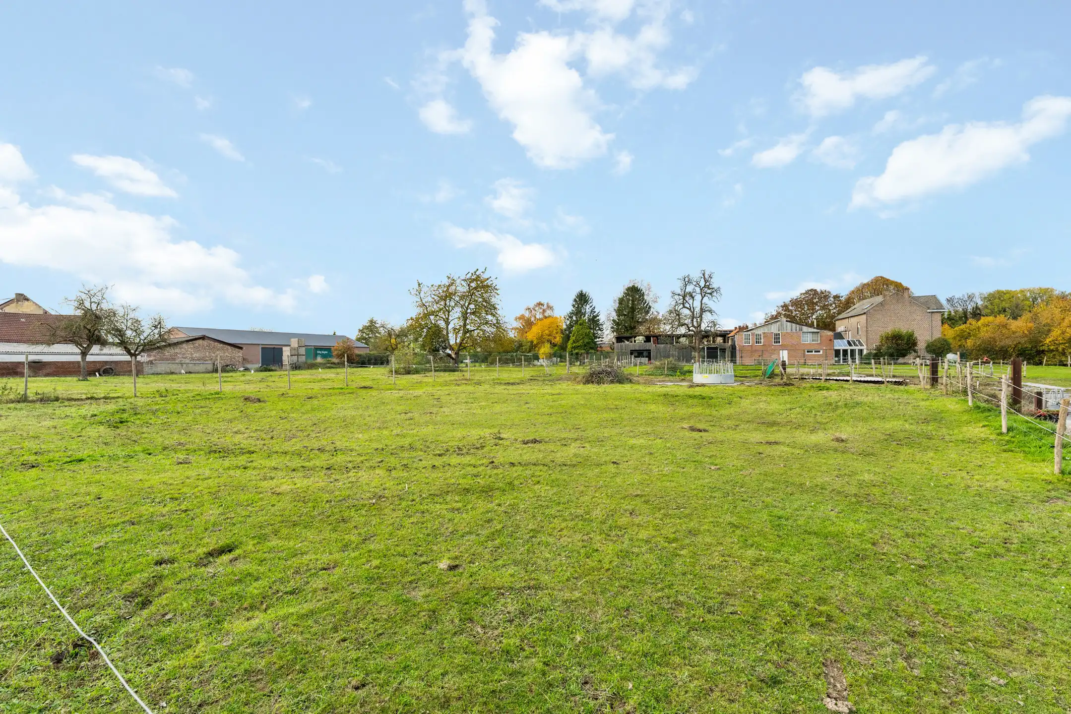 Open bouwgrond op 8a18ca in het landelijke Hees foto 5