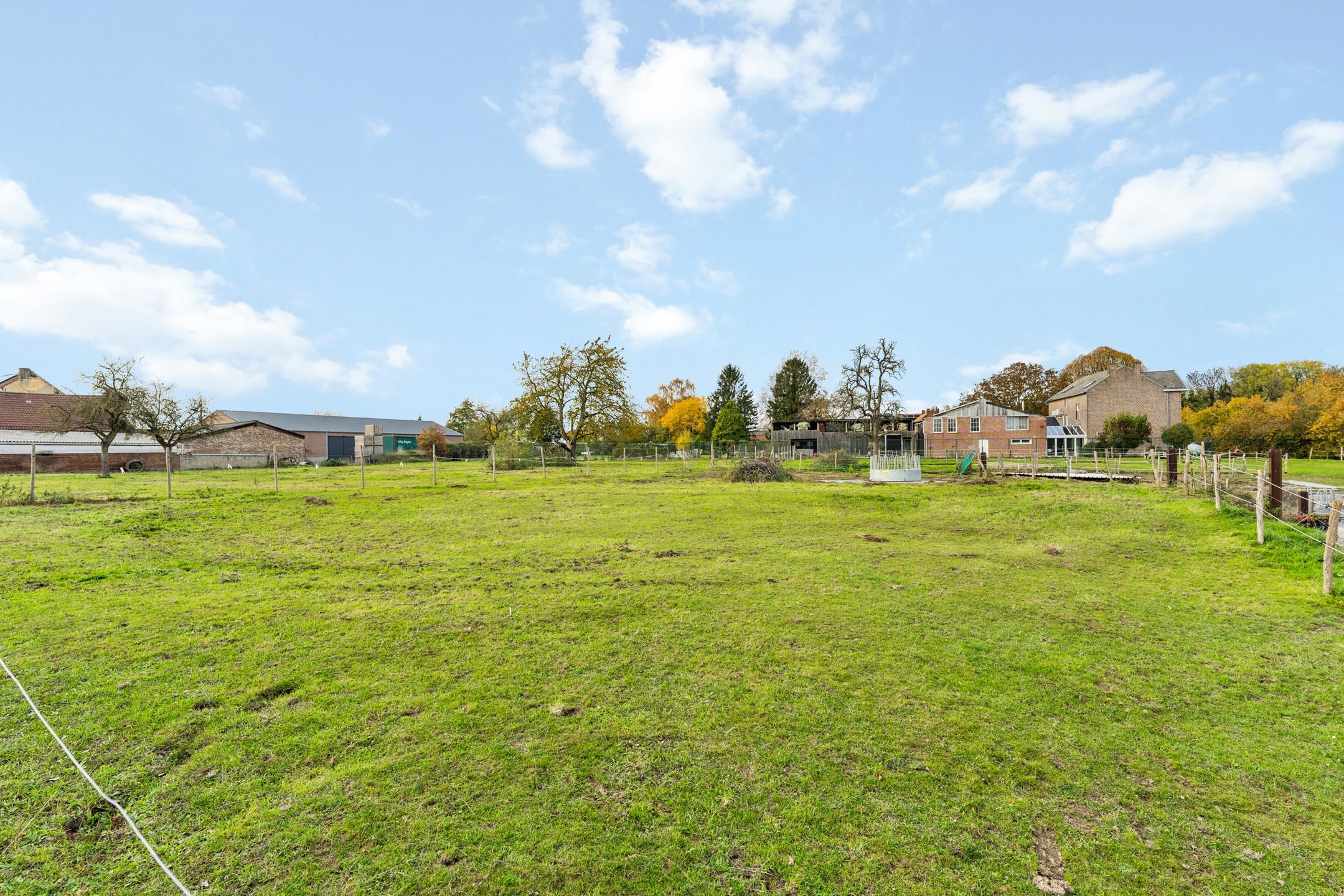 Open bouwgrond op 8a18ca in het landelijke Hees foto 5
