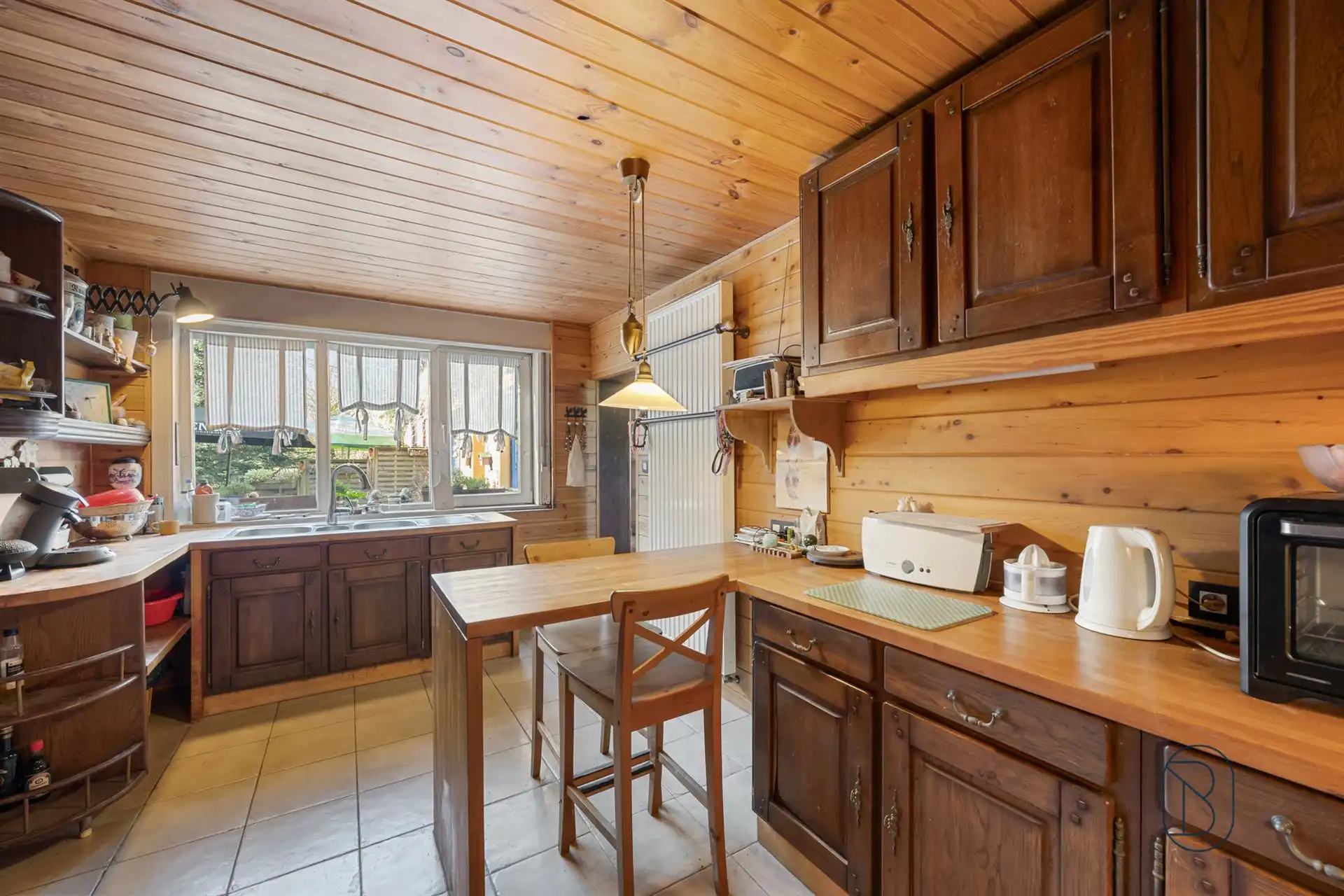 Hoeve met handelsruimte en woning, ideaal gelegen! foto 13
