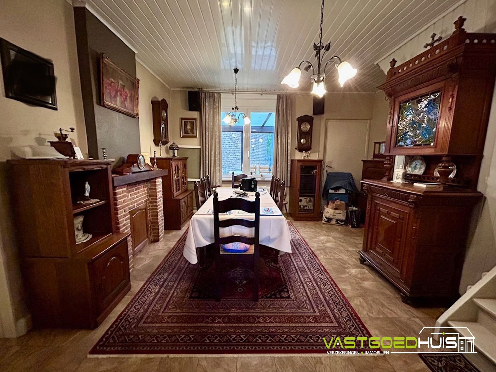 Karaktervolle, halfopen bebouwing met tuin foto 4