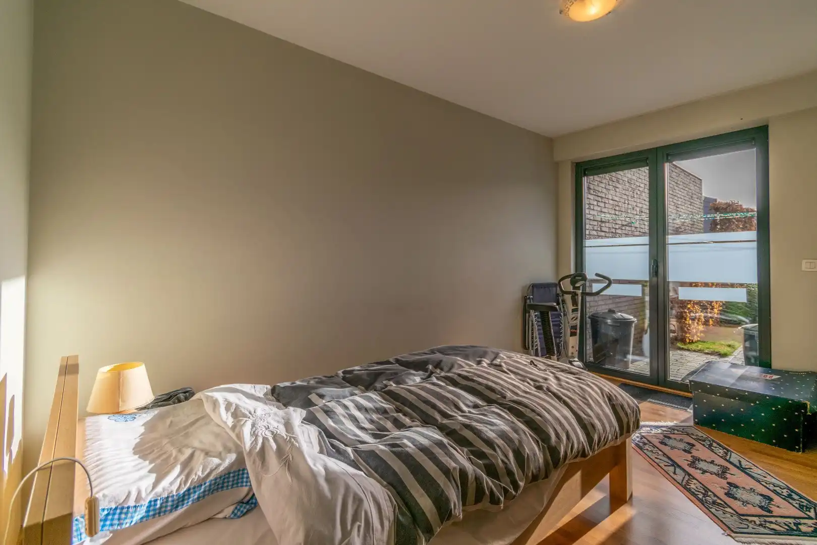 APPARTEMENT MET 2 SLAAPKAMERS + BUREEL + TUIN! foto 12