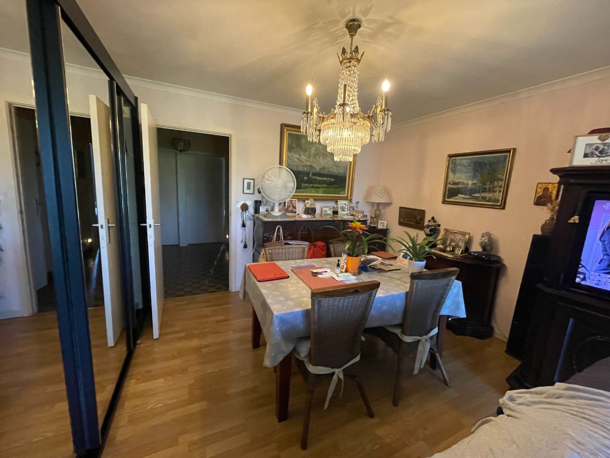 Twee-slpk-APPARTEMENT + GARAGE foto 8