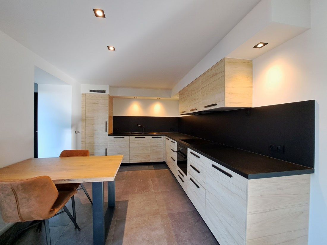 Instapklaar ruim duplex appartement te Rekem foto 9