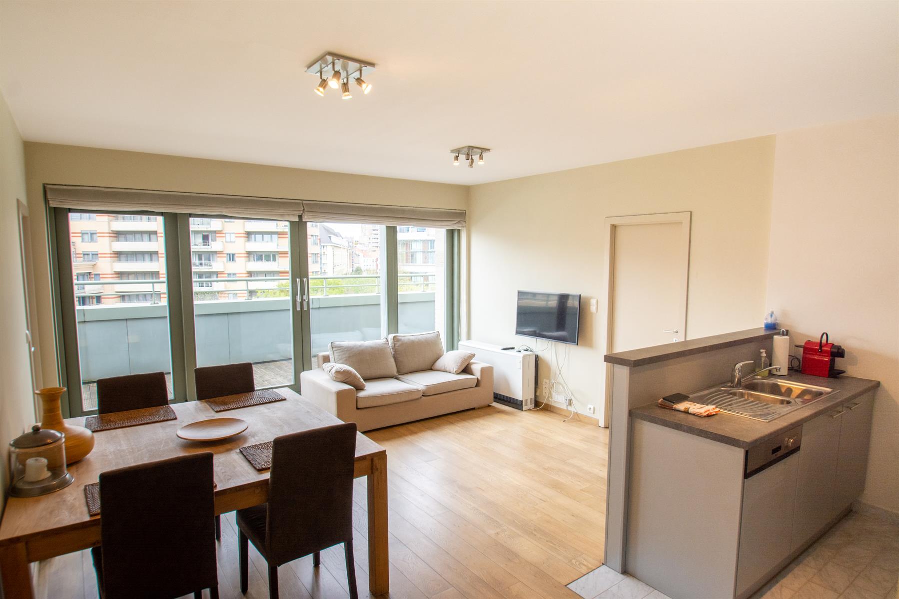 Twee slaapkamer appartement (Europese wijk) foto 3