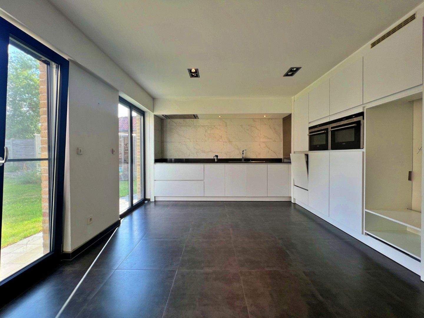 Halfopen woning op toplocatie in Landegem foto 9