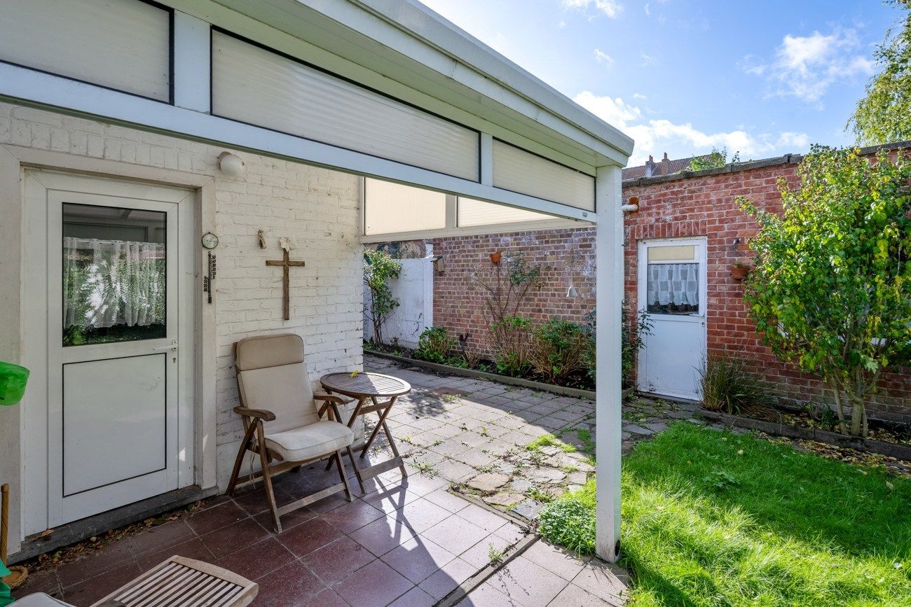 Gezellige, te renoveren, woning met charmante tuin aan een groenzone foto 14