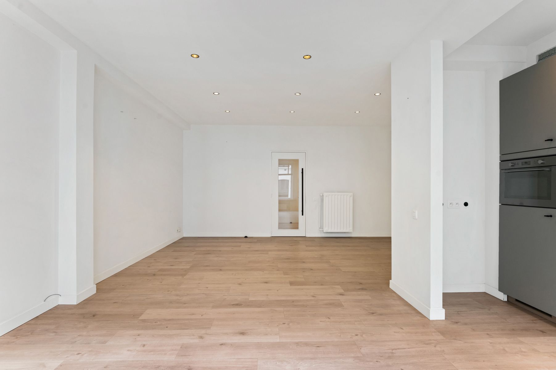 Modern wonen met vibe: stijlvol appartement met tuin foto 4