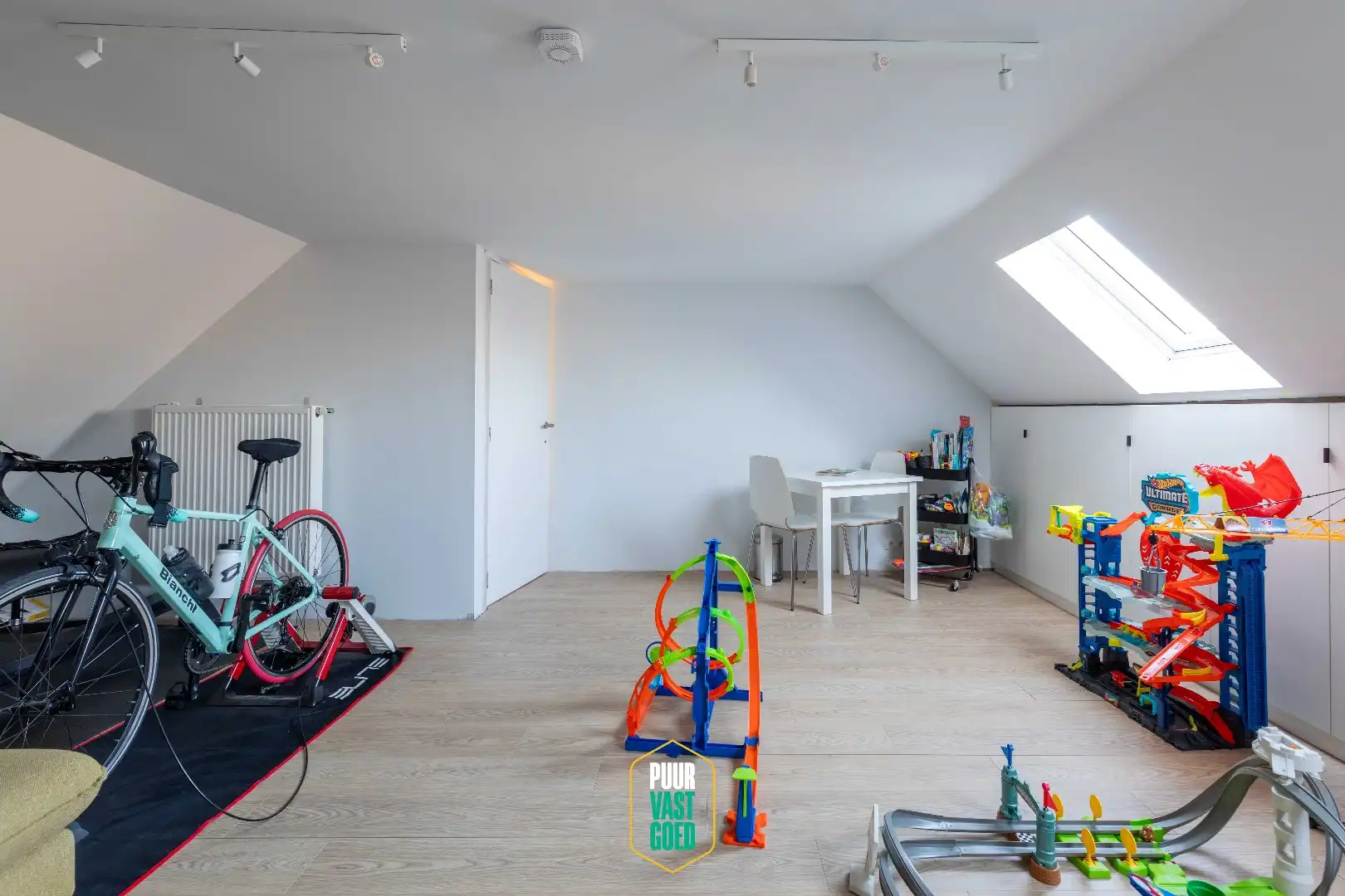 Praktisch, energiezuinig, perfect in orde en met garage! foto 14