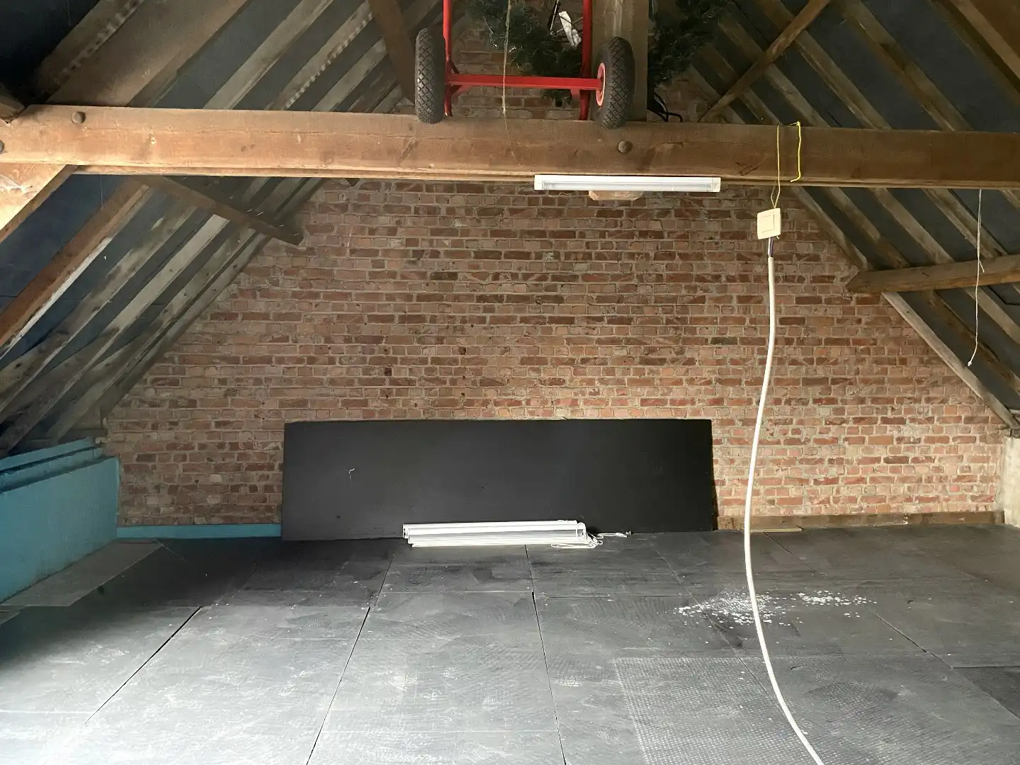 CENTRAAL GELEGEN RIJWONING MET 2 SLAAPKAMER EN KOER foto 15