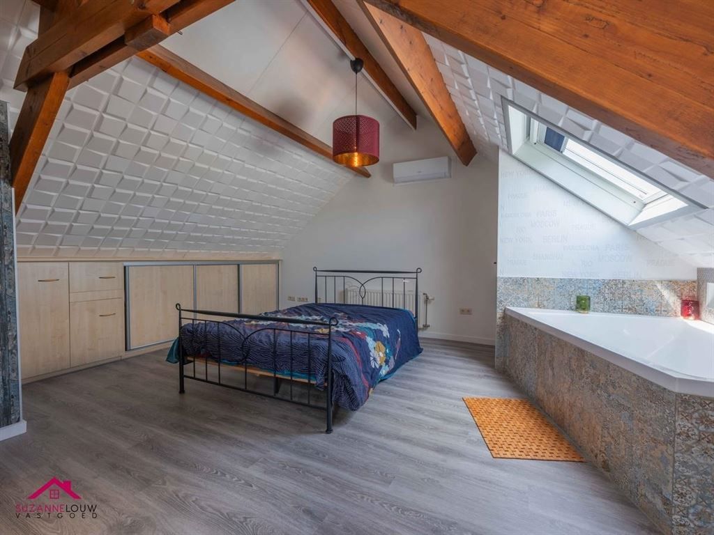 Gerenoveerde verrassend ruime vrijstaande woning foto 33