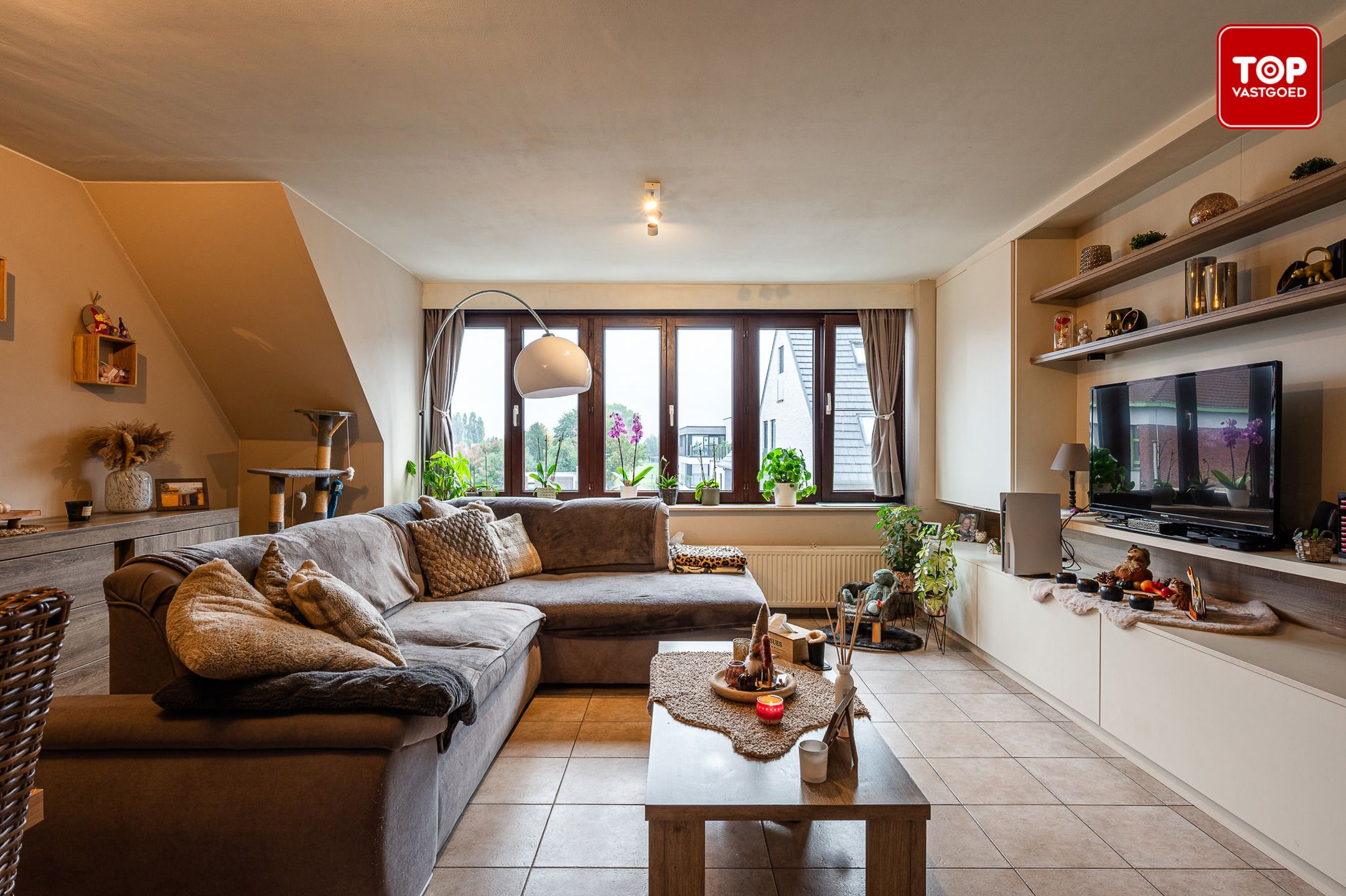 Instapklaar duplexappartement met 2 slaapkamers en garage in centrum Sleidinge foto 4