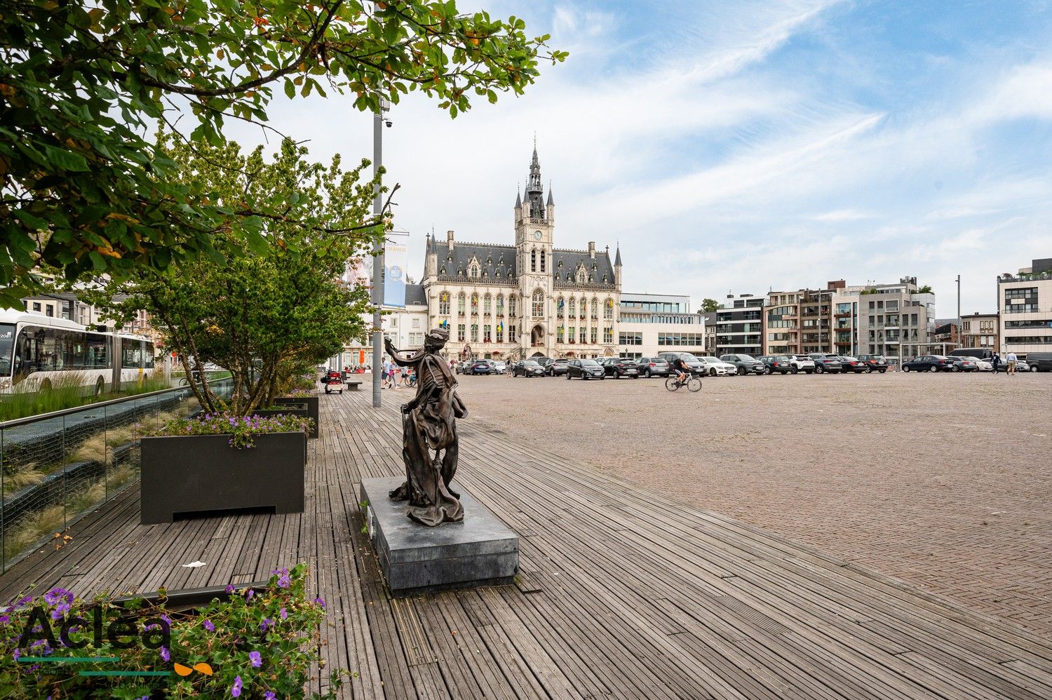 Op te frissen appartement met zicht op de markt van Sint-Niklaas foto 20