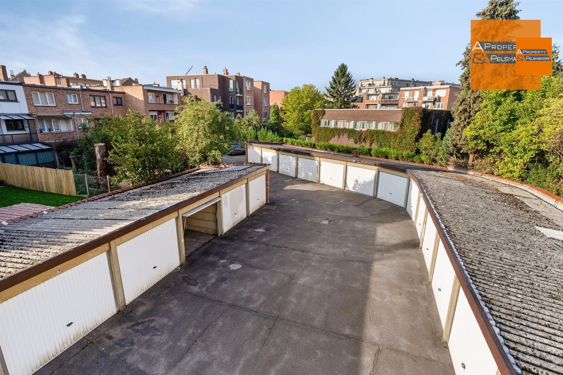  58  gesloten garageboxen foto 11