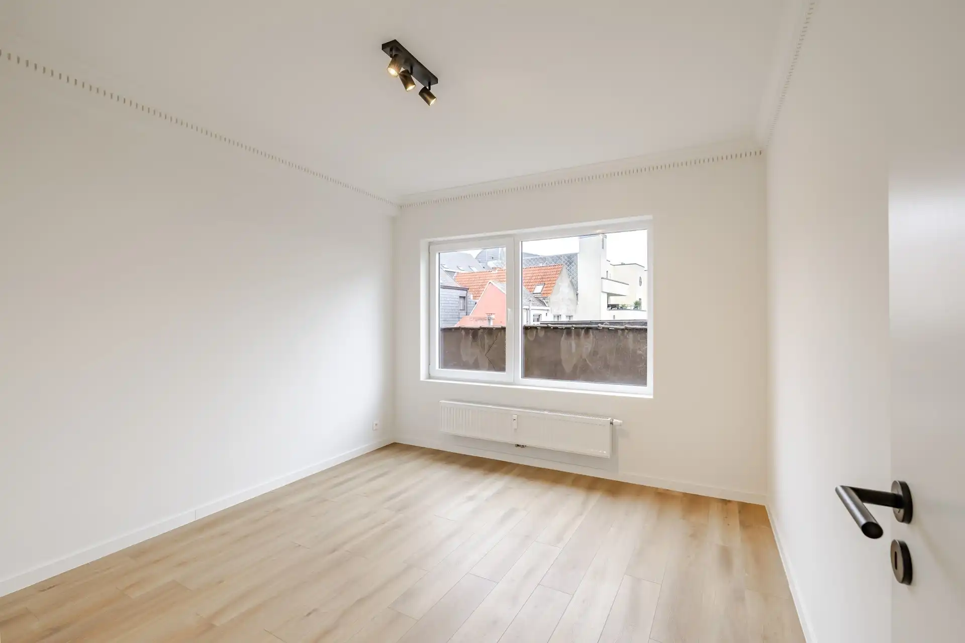 Volledig gerenoveerd 2 slaapkamerappartement in hartje Aalst foto 13