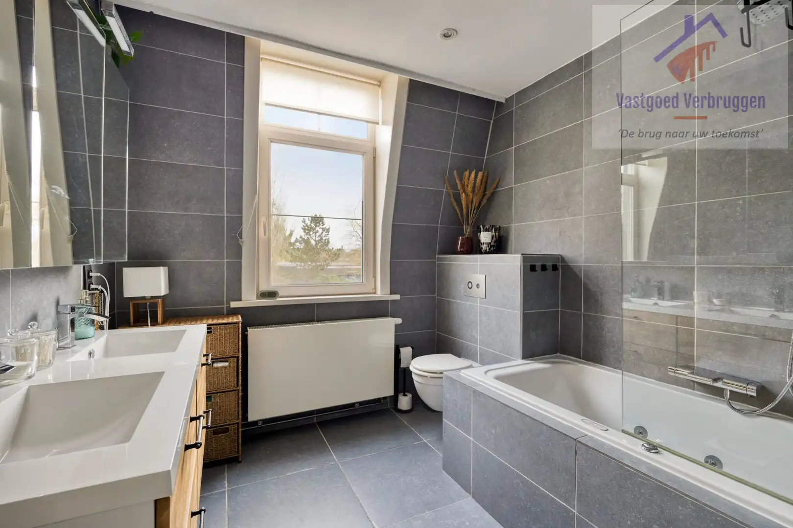 Charmante, halfopen bebouwing in klassieke stijl op toplocatie nabij Kluizenbos foto 12