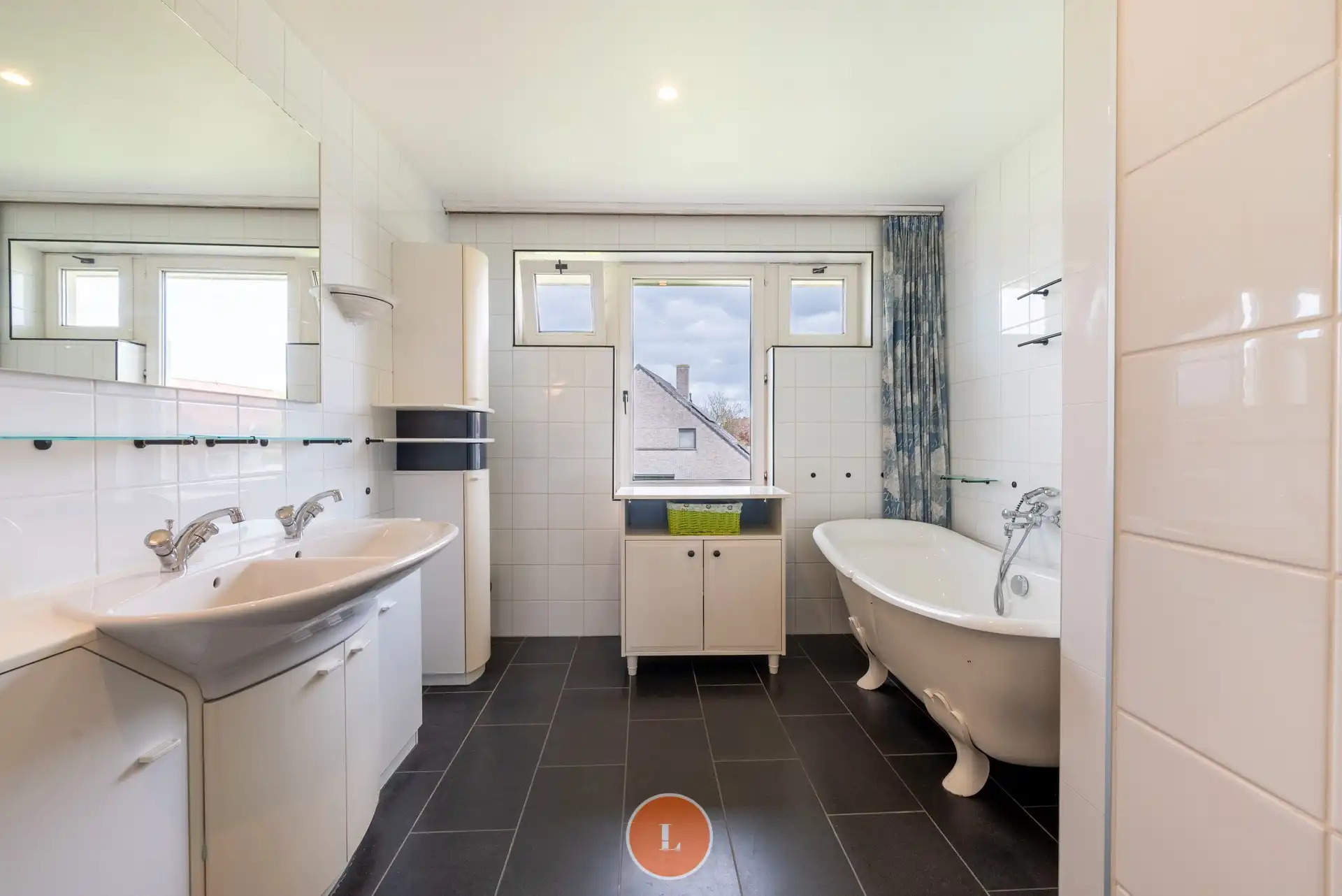 Prachtige villa met praktijkruimte en zonnepanelen op toplocatie in Menen foto 21