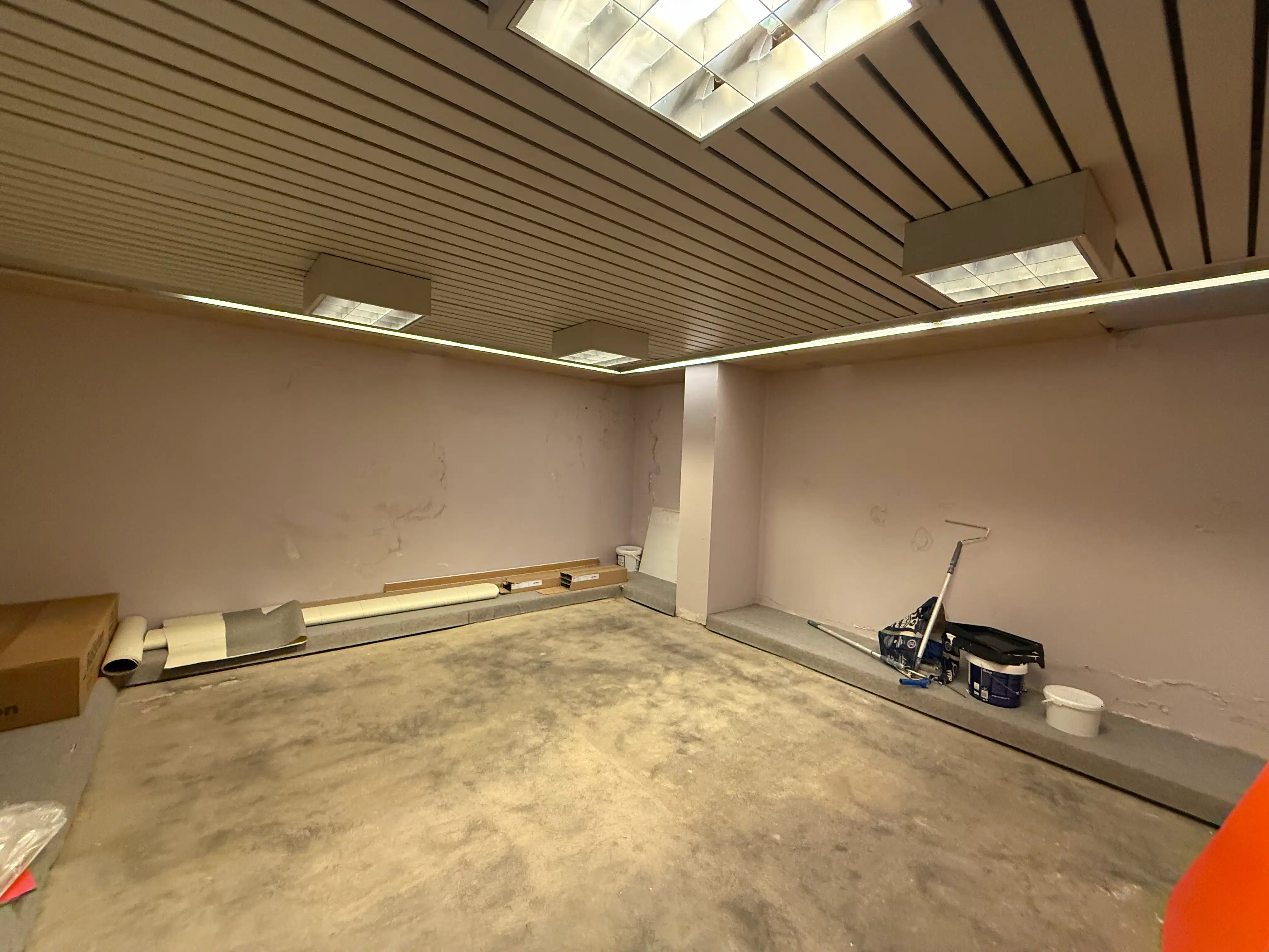 Hoek handelsgelijkvloers 95 m² + kelder foto 7