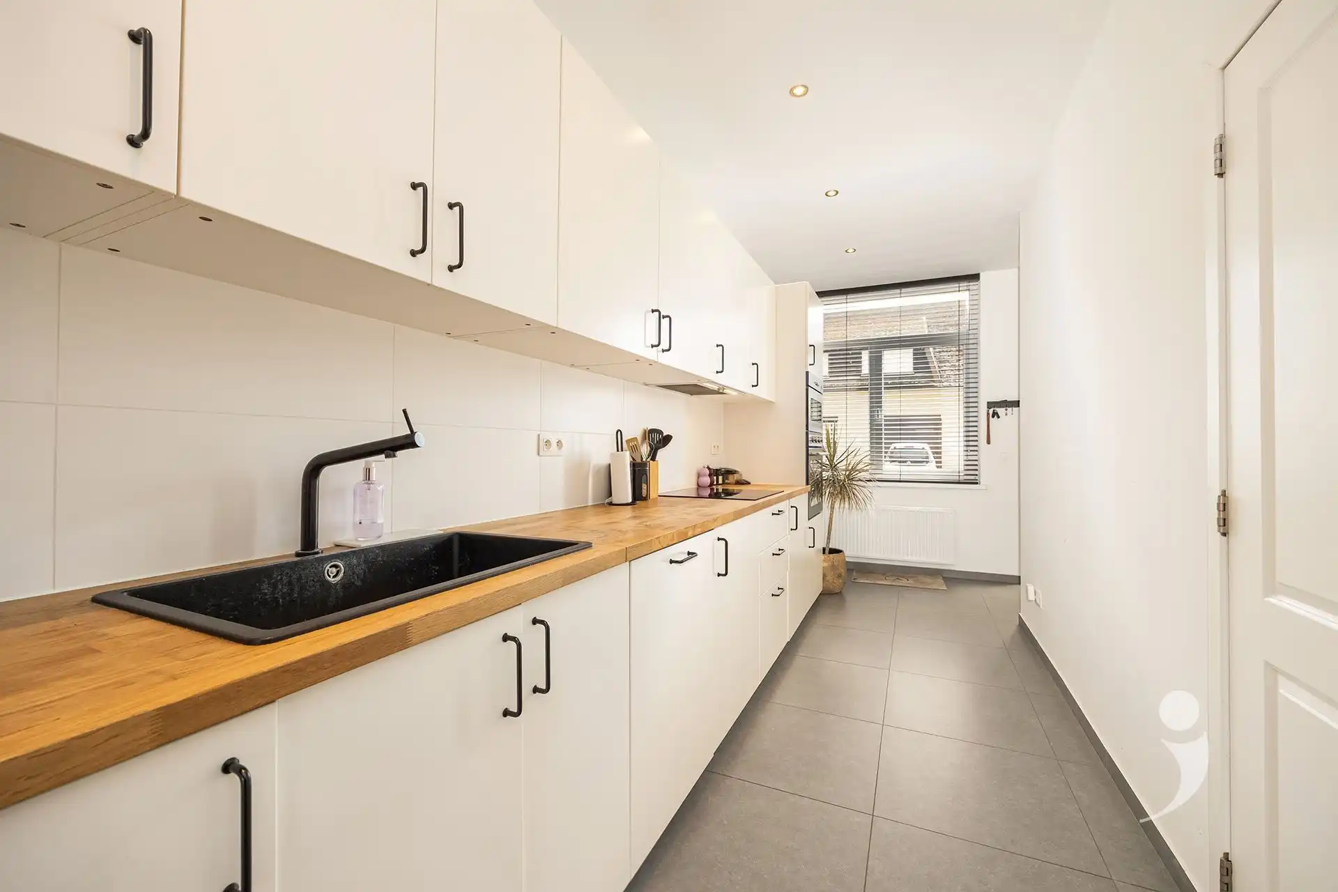 Recent gerenoveerde woning op een rustige locatie! foto 11