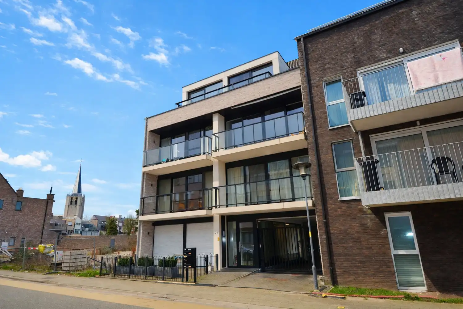 RECENT APP. MET 2 SLK, TERRAS EN PARKING! foto {{pictureIndex}}