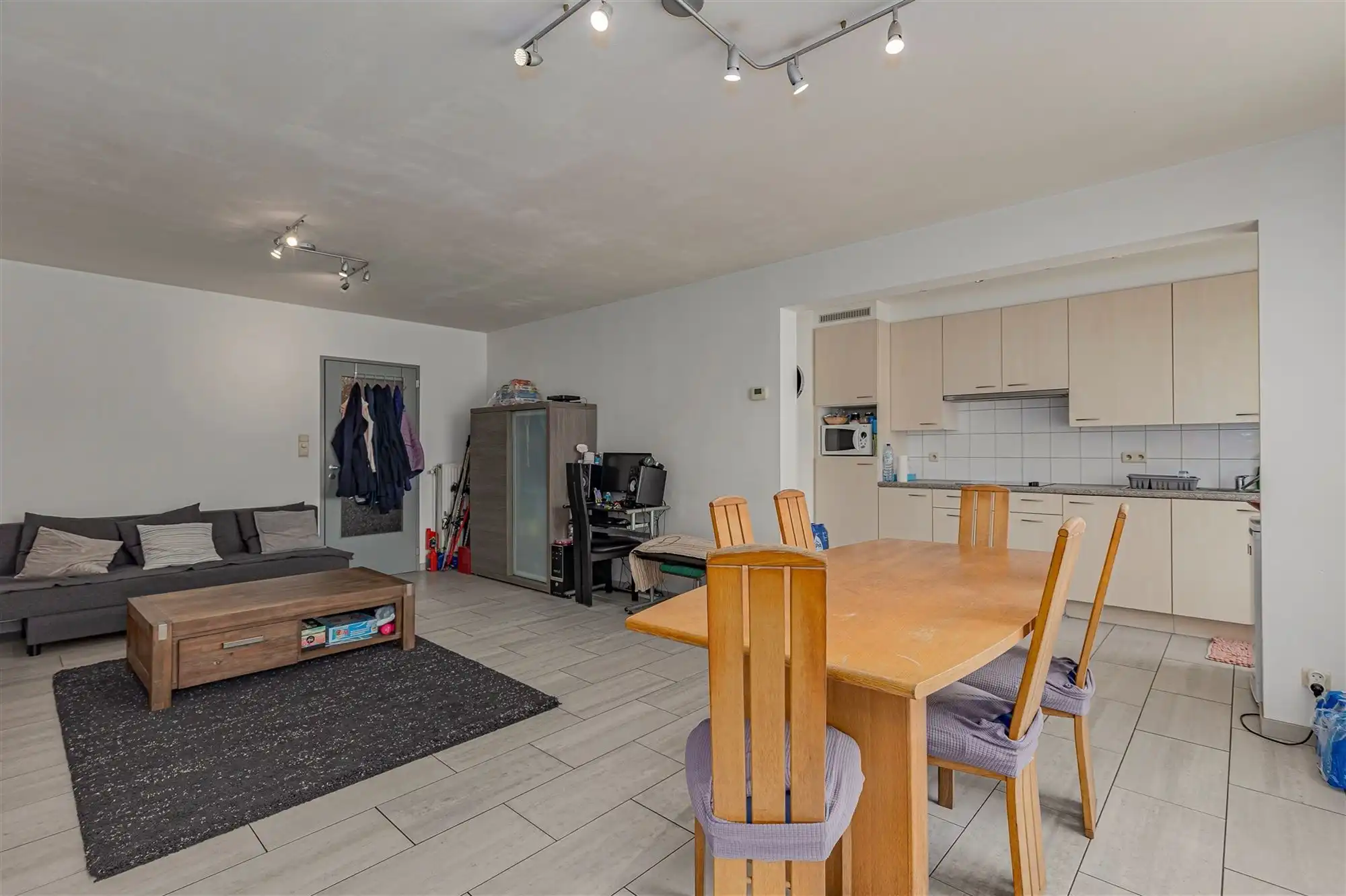 Recent appartementsgebouw met 5 appt + garage in Merksem foto 9