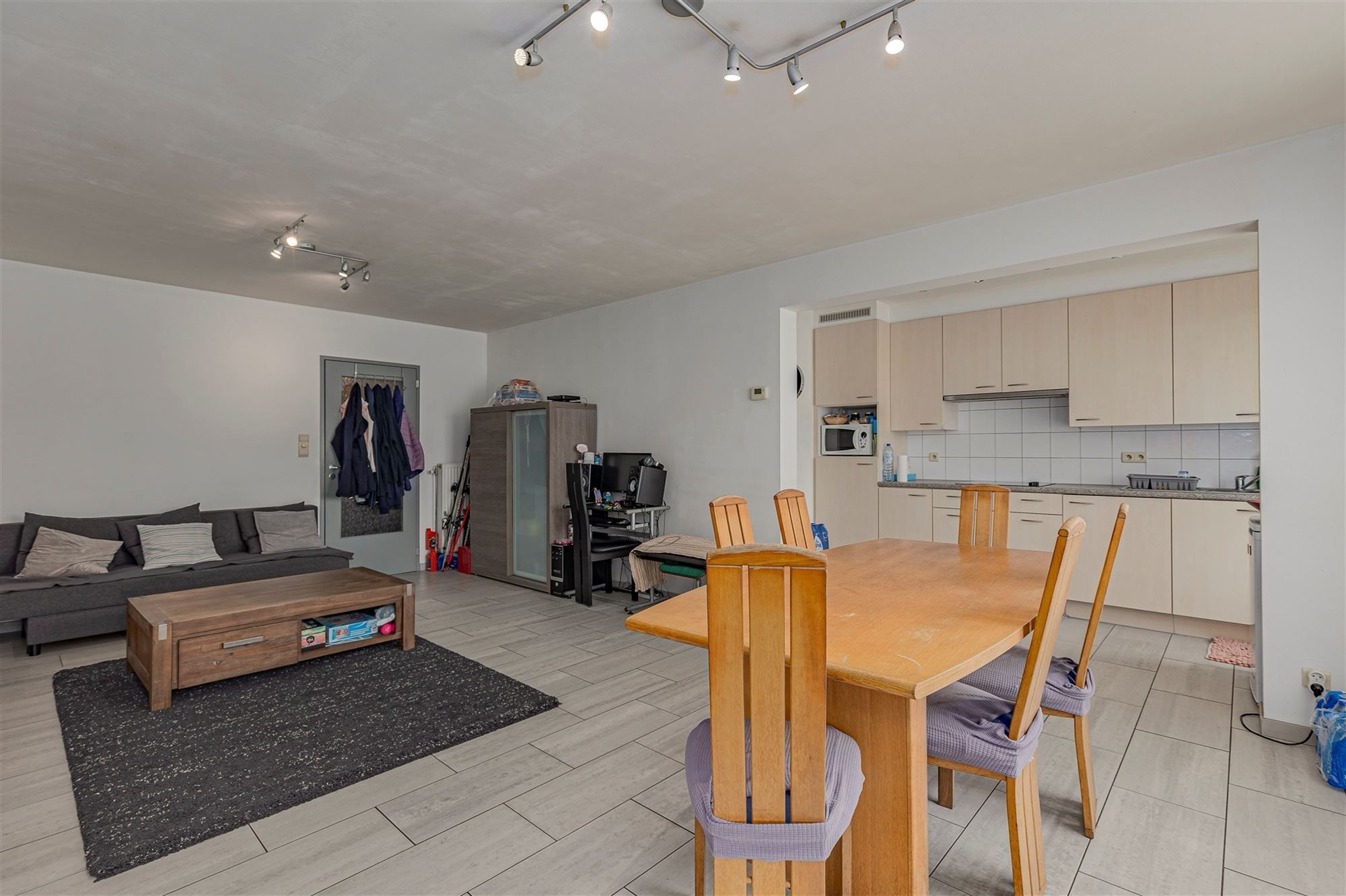 Recent appartementsgebouw met 5 appt + garage in Merksem foto 9