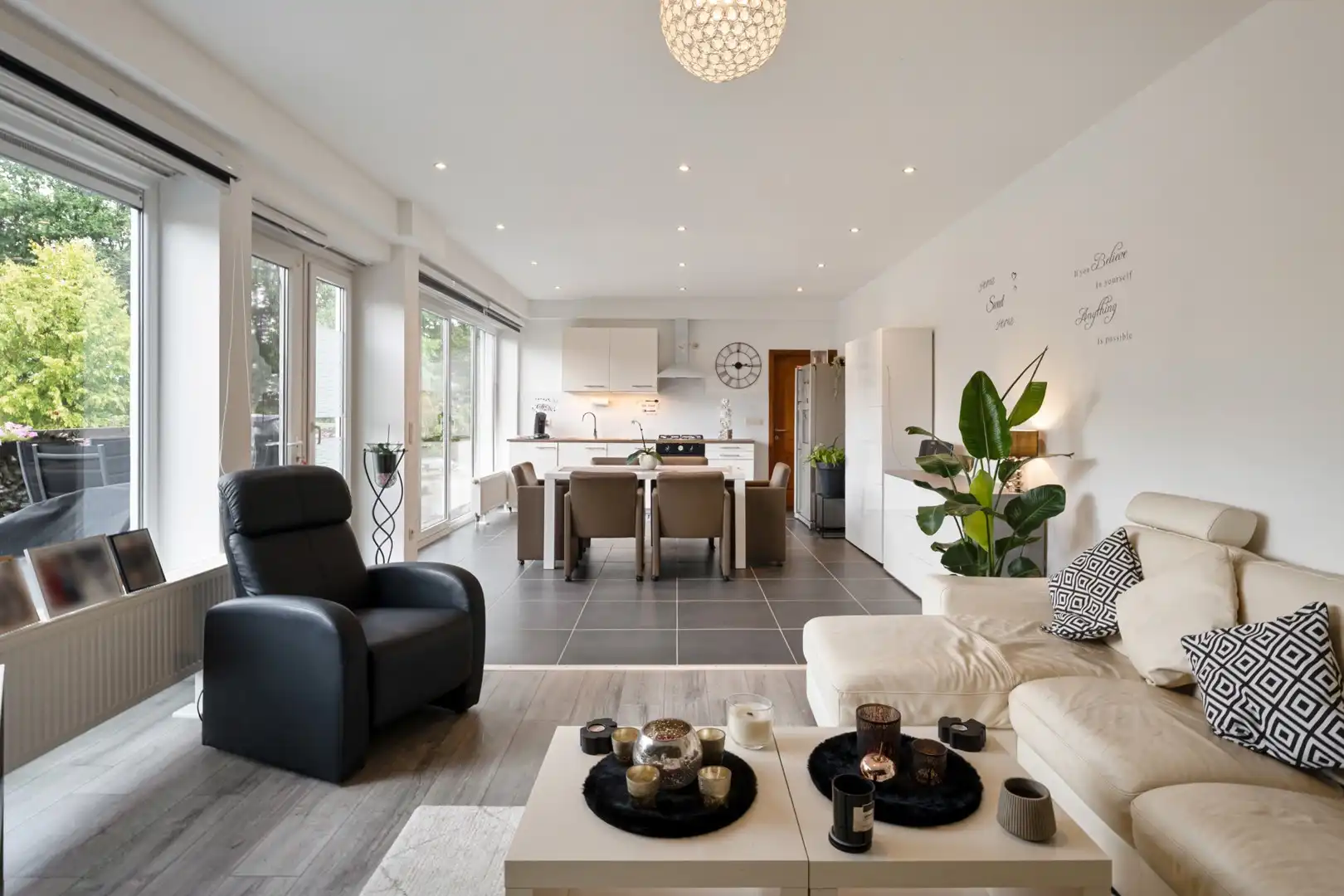 Gelijkvloers appartement met voortuin en privéparking in Diest foto 10