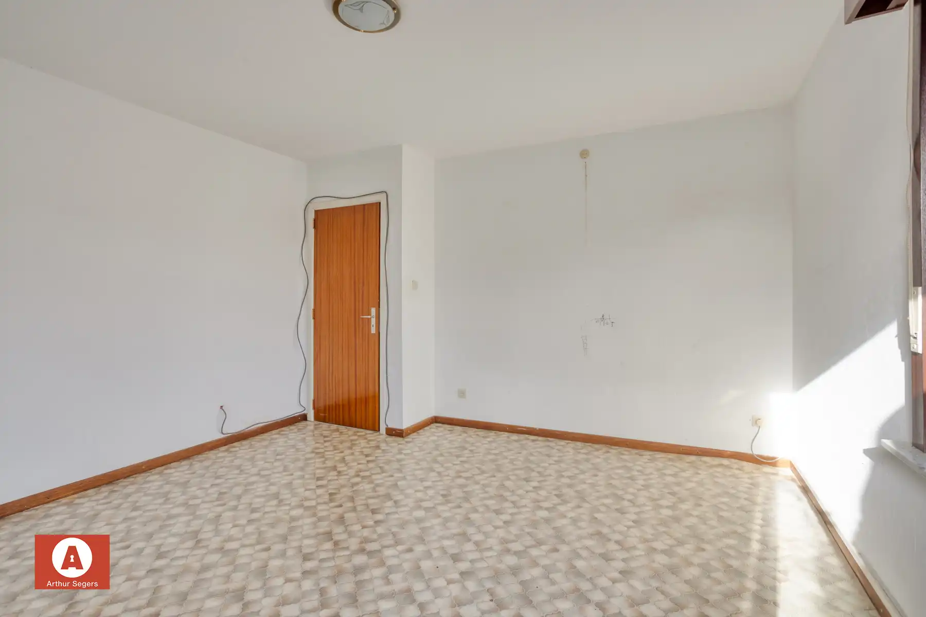 Halfopen bebouwing op zeer centrale ligging foto 17