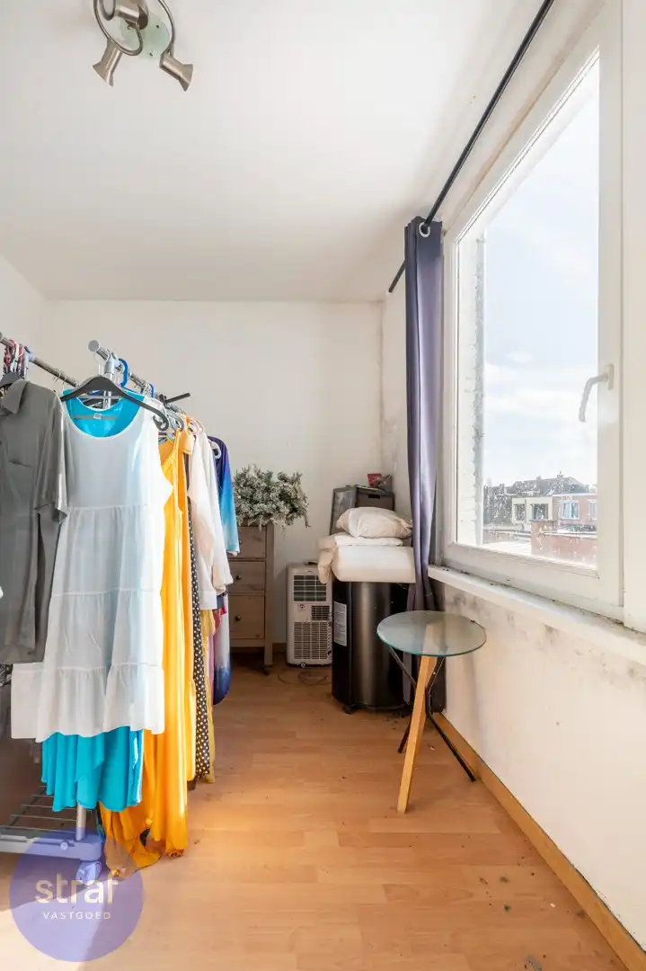 Te renoveren woning met 4 slaapkamers foto 13