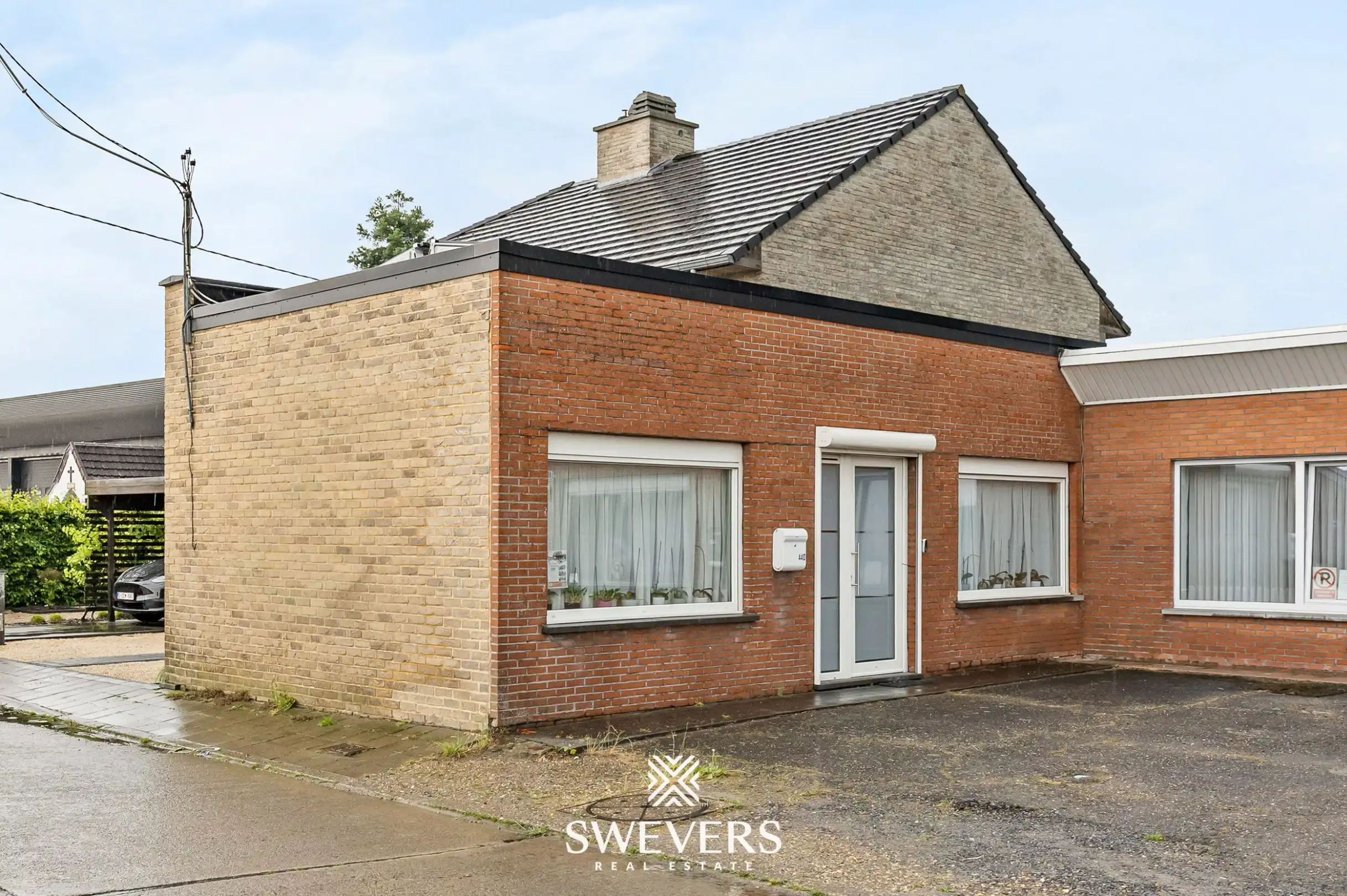 Instapklaar wonen mét zonnepanelen, thuisbatterij en garage in Zoutleeuw   foto {{pictureIndex}}