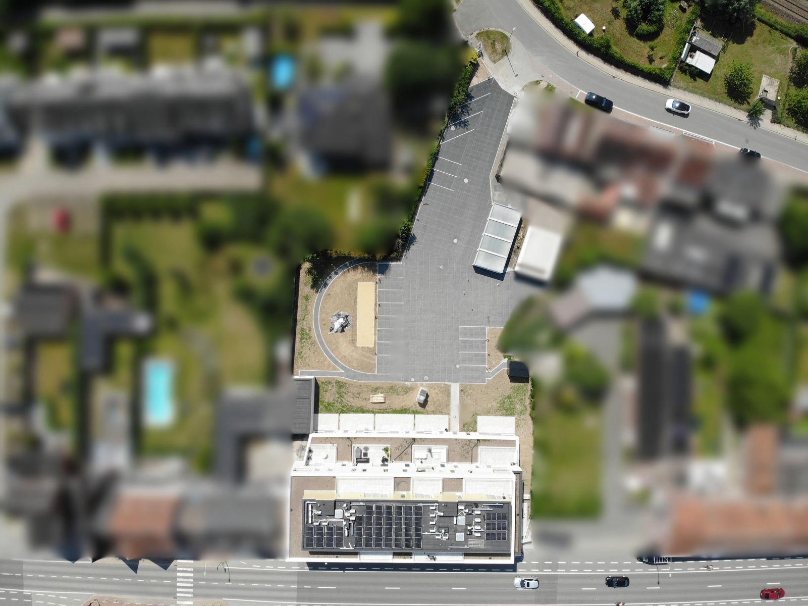 Uitgestrekt 3 slaapkamer hoekappartement! foto 3