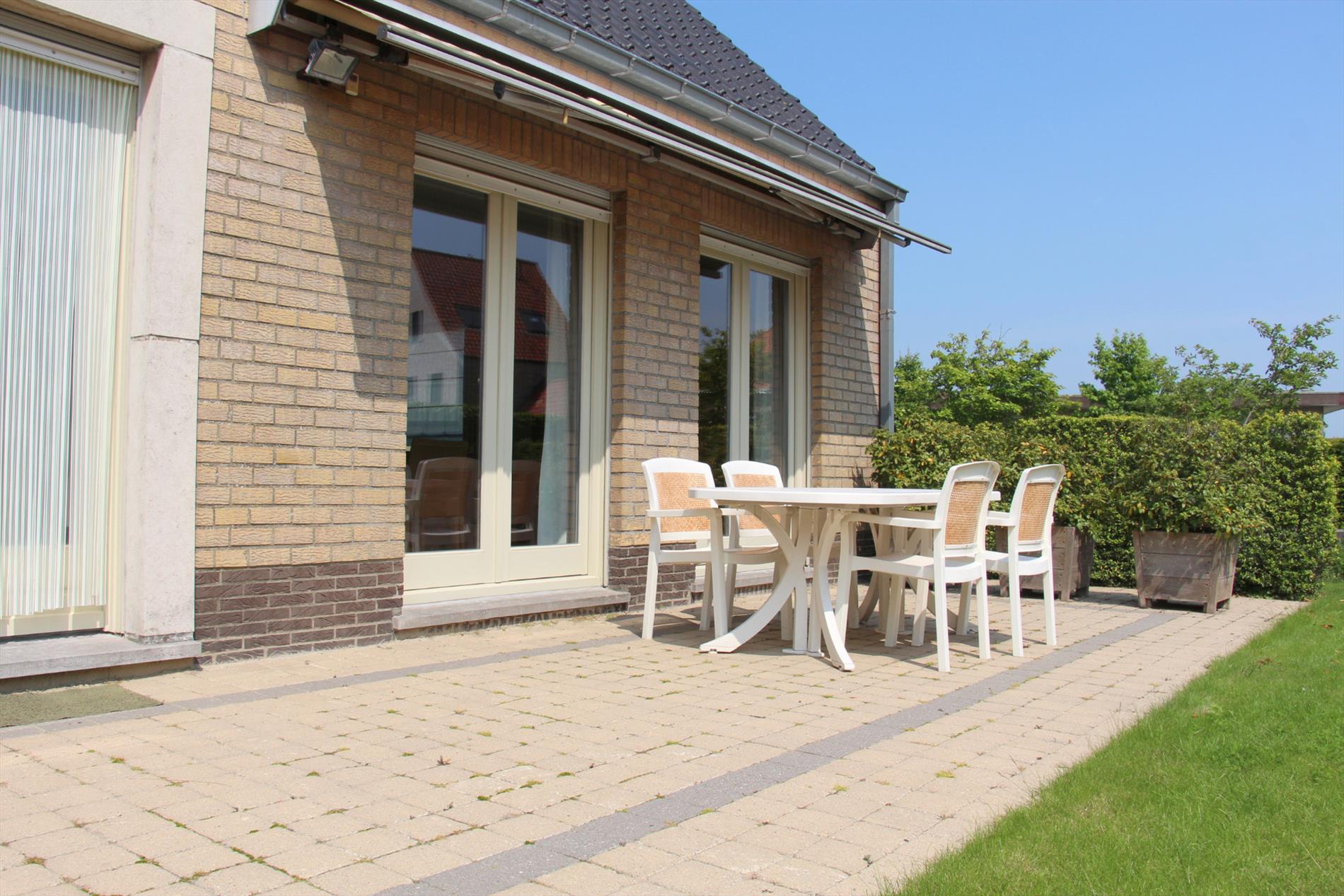 Zeer kwalitatieve villa met zongerichte tuin en grote garage foto 10