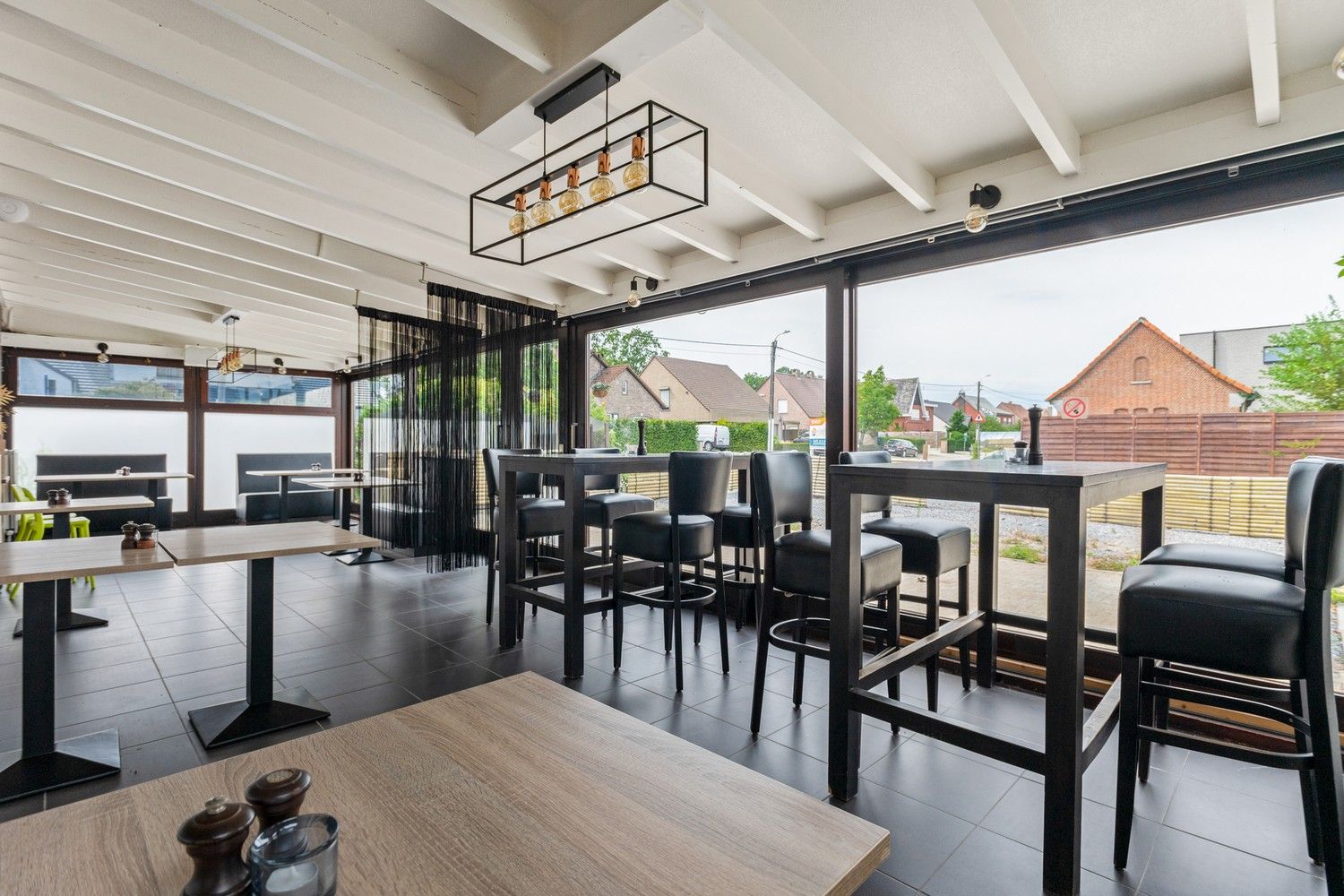 Handelspand met feestzaal en woonst op toplocatie foto 7