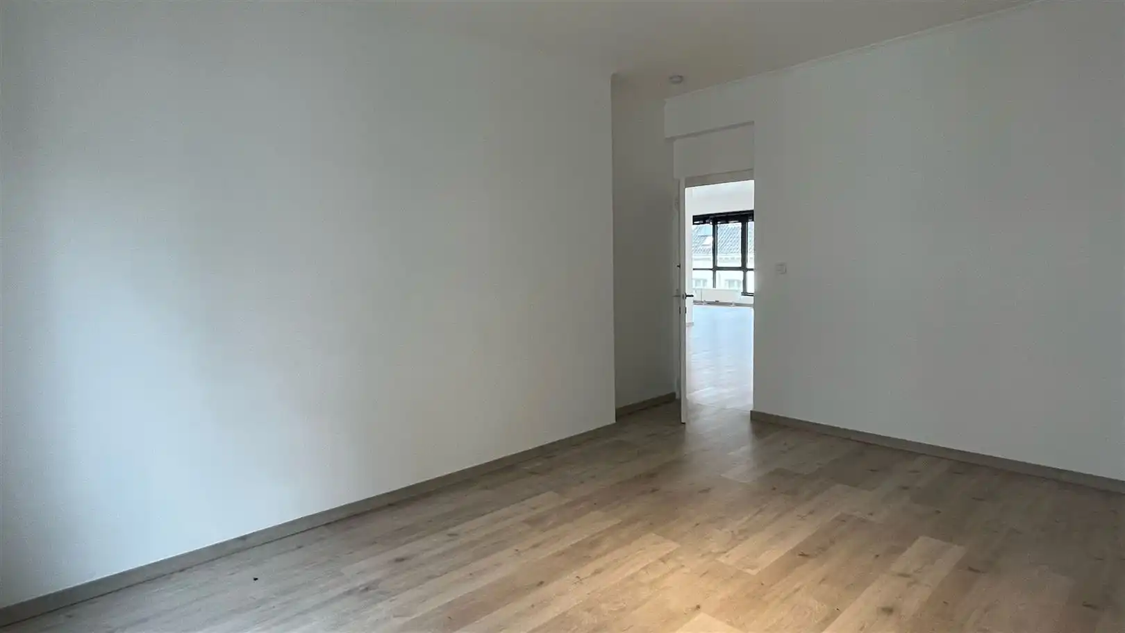 Gloednieuw gerenoveerd appartement in centrum Antwerpen foto 10