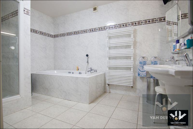 Unieke, ruime woonmogelijkheid (opsplitsbaar) op perceel van 37 aren 21 centiaren in het rustige Hoelbeek (Bilzen-Hoeselt), ideaal voor paardenliefhebbers! Extra gronden beschikbaar! foto 24