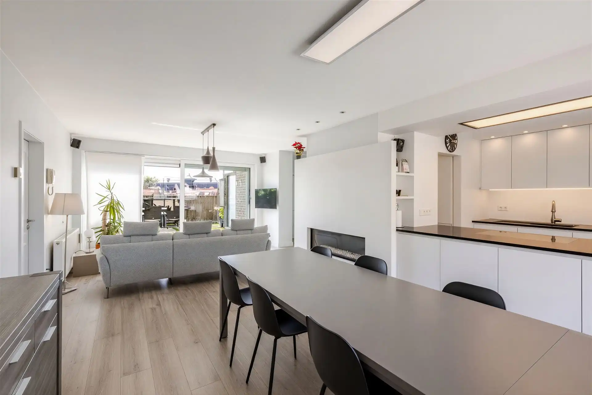 Luxueus en lichtrijk duplexappartement met terras van 27 m² foto 6