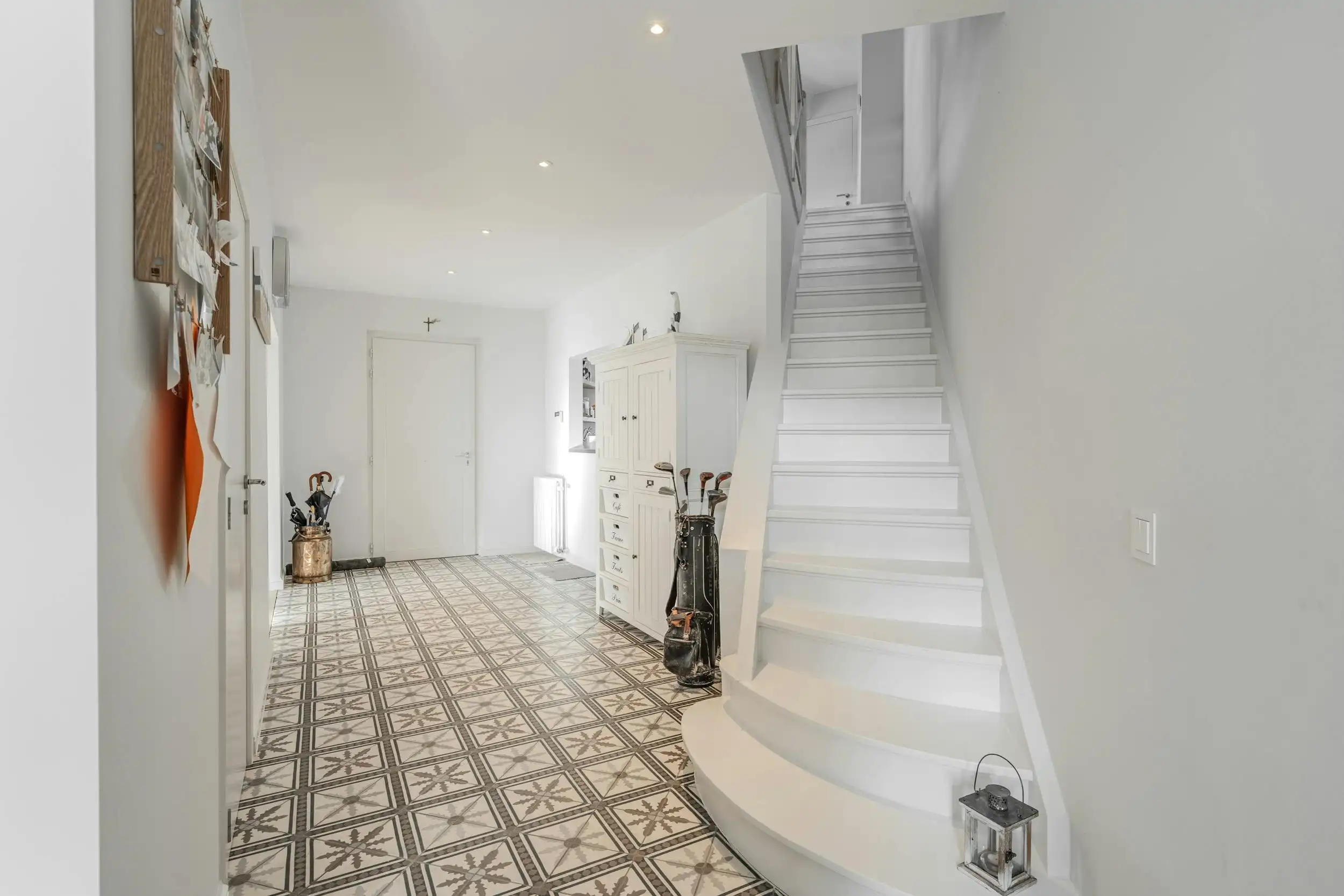 Karakteristieke villa met vier slaapkamers in de Simli wijk foto 14