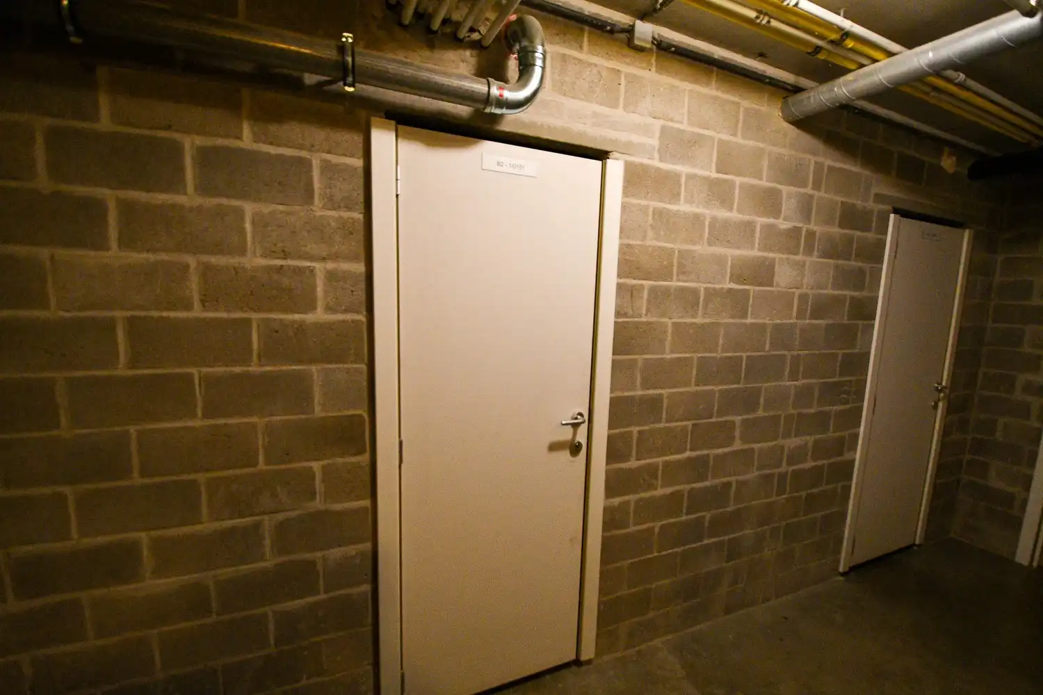 Lichtrijk hoekappartement in recent gebouw foto 26