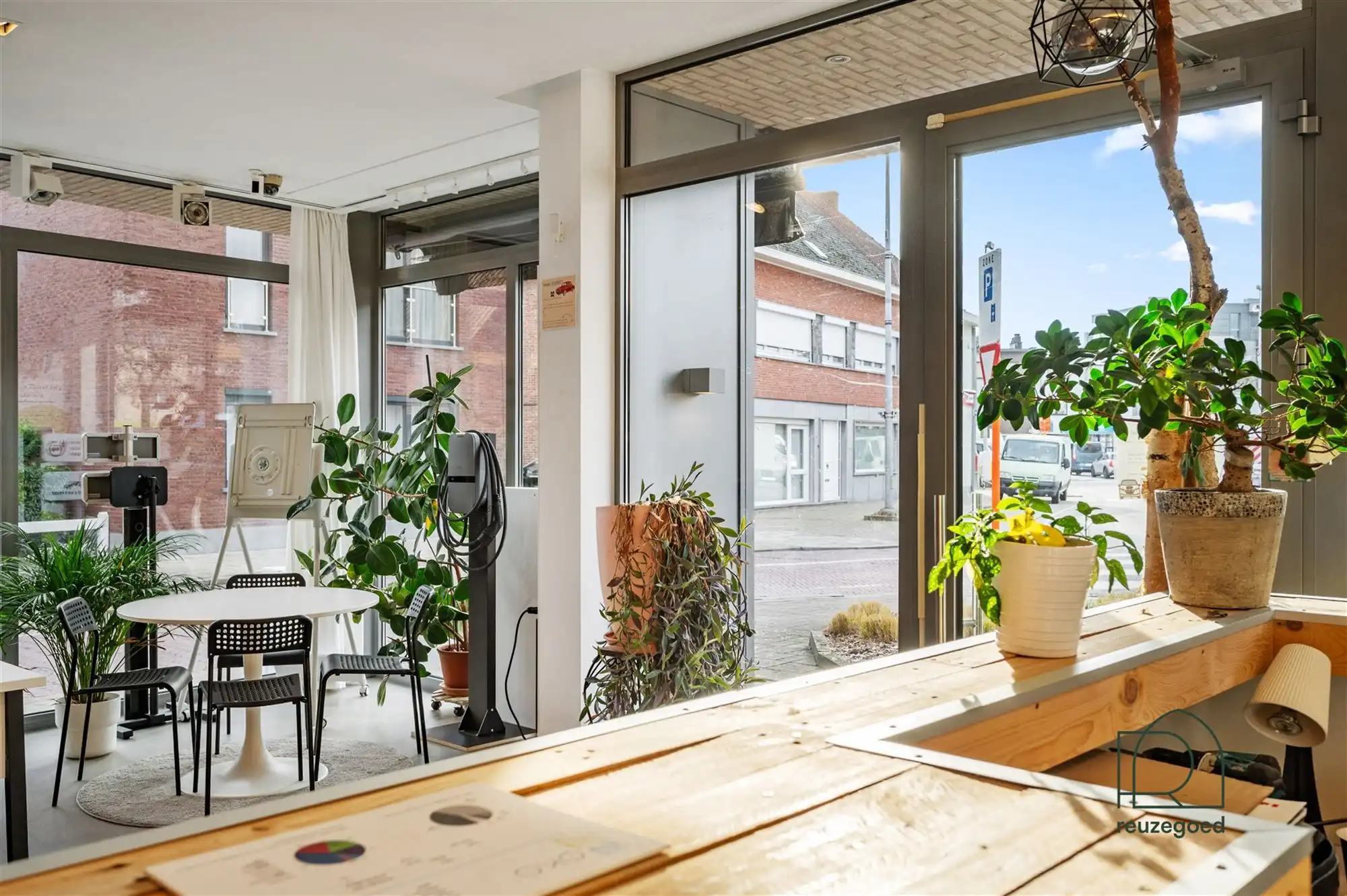 Handelspand met topligging op het Kerkplein van Bonheiden foto 16