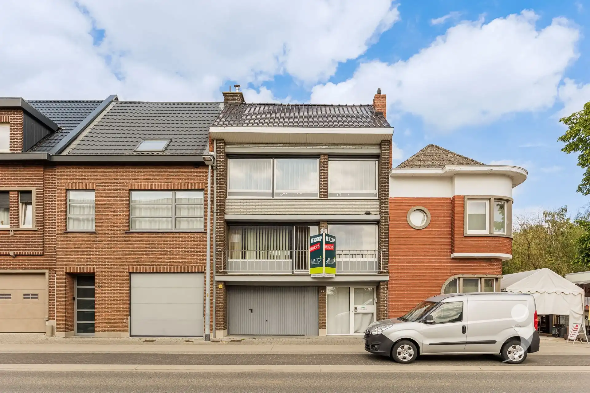 Ruime stadswoning met uitzonderlijke tuin van + 13 are foto {{pictureIndex}}