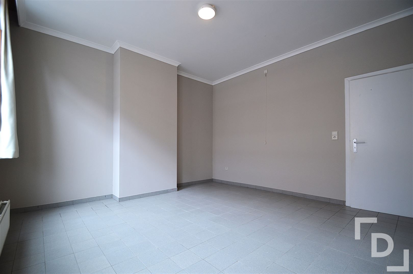Ruim appartement te huur op centrale locatie te Ieper foto 9