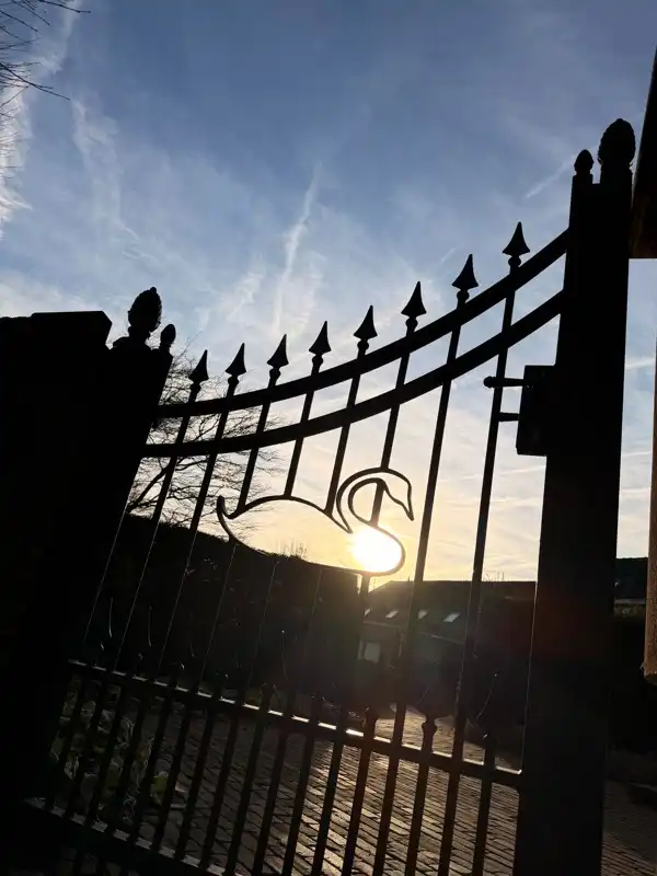 Instapklaar triplexappartement met 3 slaapkamers, 2 badkamers, garage + P in hartje Hoogstraten. foto 20