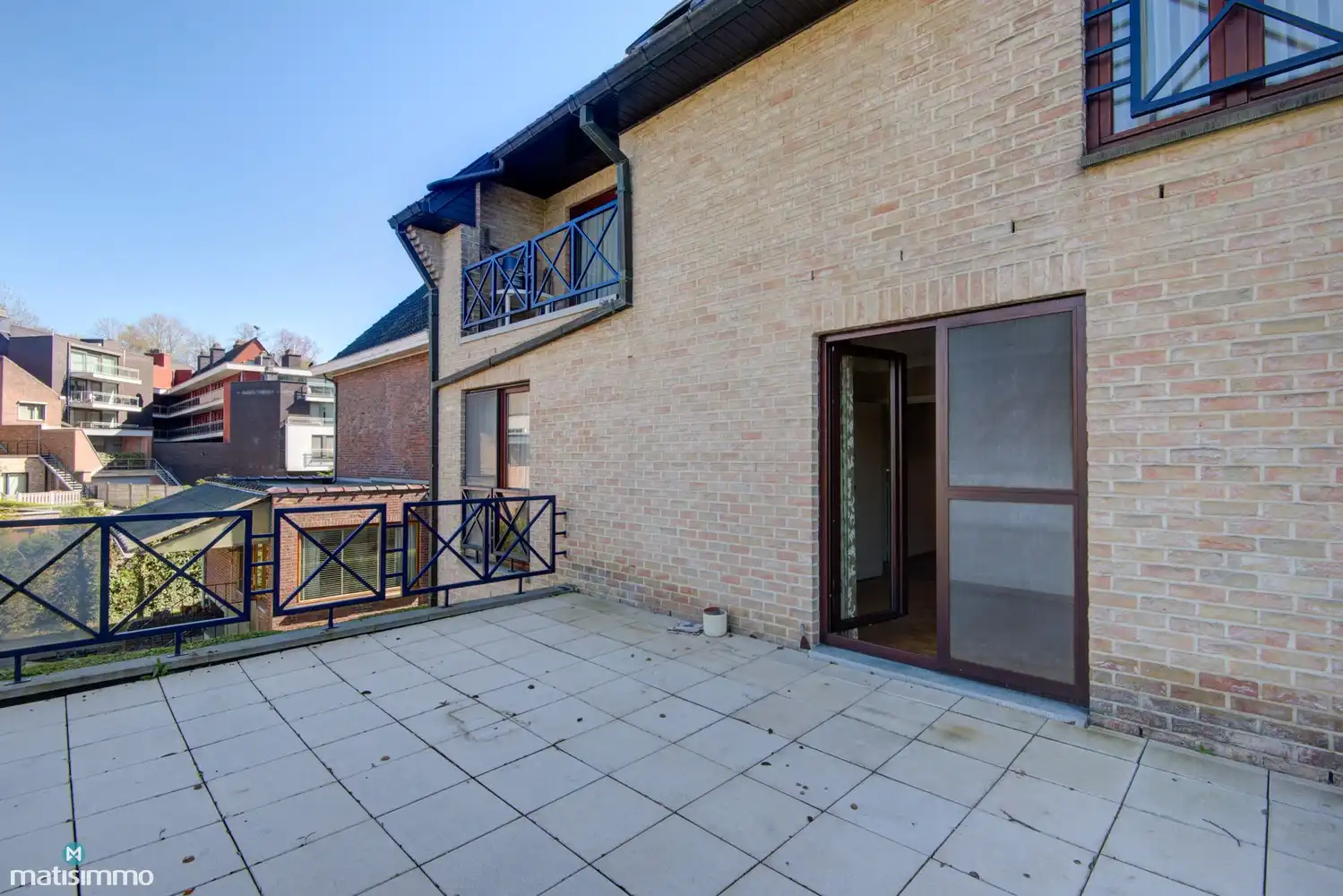 RUIM APPARTEMENT MET 2 SLAAPKAMERS, 2 TERRASSEN, KELDERBERGING EN ONDERGRONDSE AUTOSTAANPLAATS IN BILZEN-CENTRUM foto 19