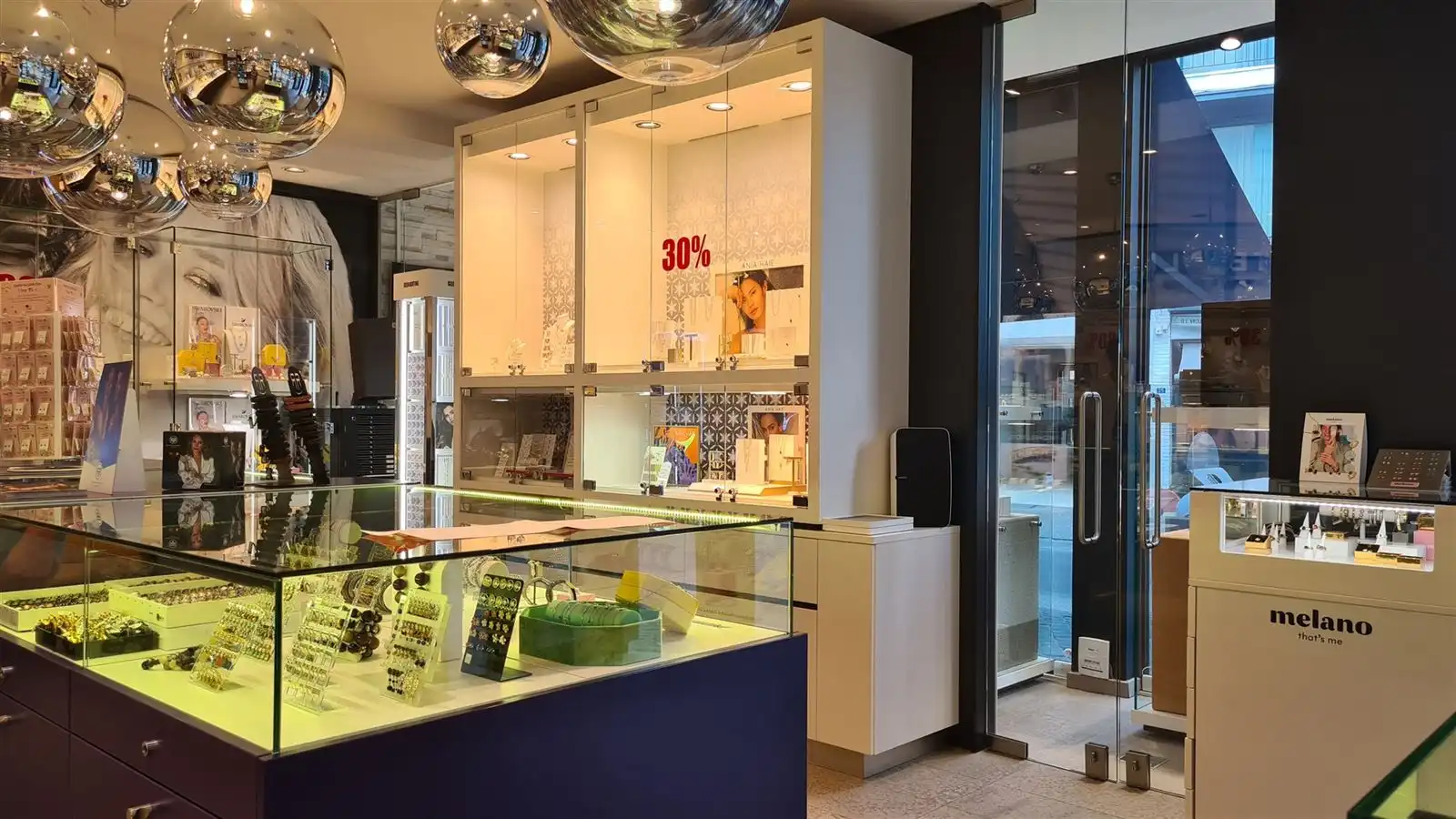 Handelsgelijksvloers op topligging! foto 4