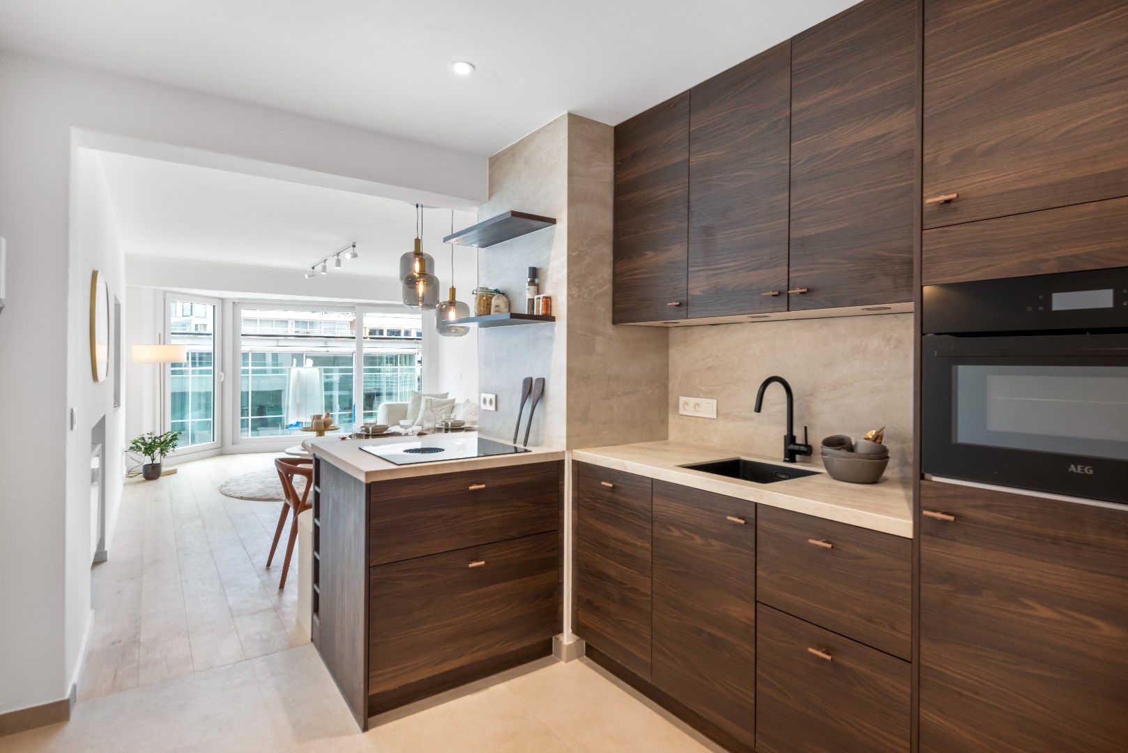 Zonnig, instapklaar appartement met prachtig zeezicht, gelegen op het Lichttorenplein. foto 10