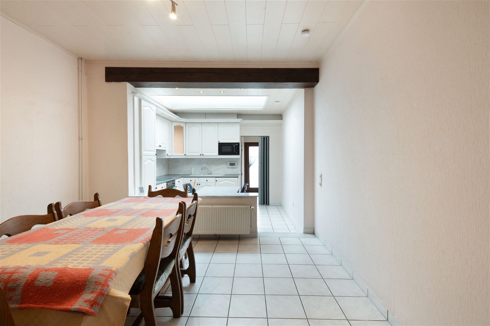 Charmante woning met stadstuin in het hart van Zottegem! foto 4