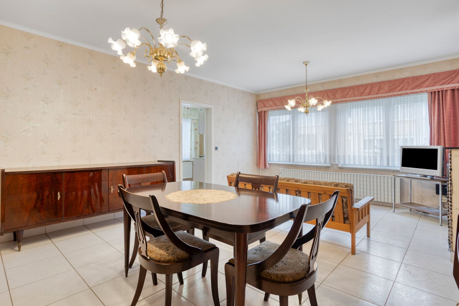 Te renoveren gelijkvloers appartement met 2 slaapkamers en tuin! foto 7