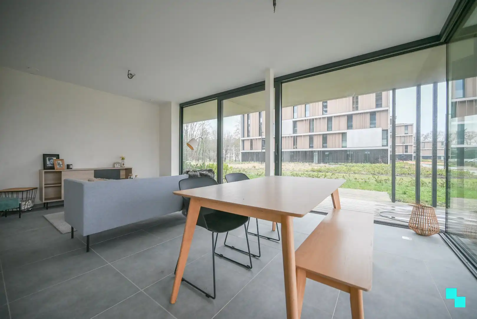 Gelijkvloers hoek appartement met riant terras foto 7