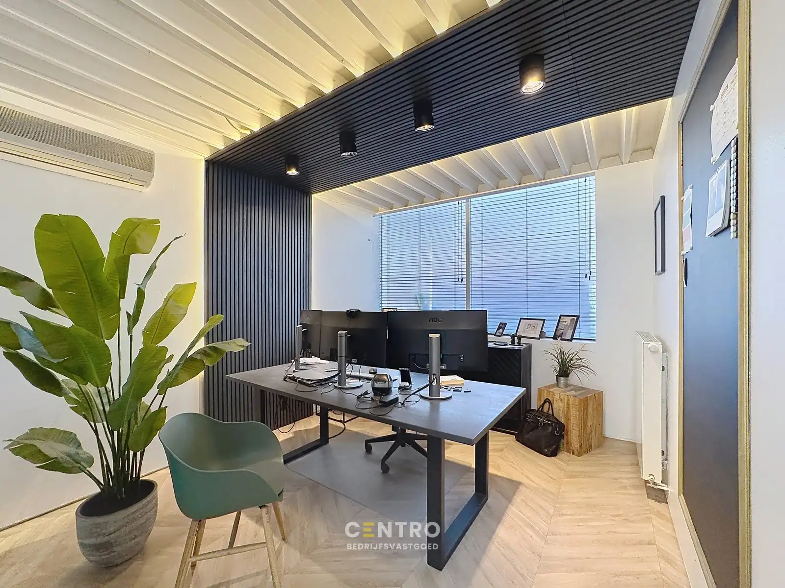 Instapklaar HANDELSPAND te koop met MAGAZIJN (stockage of parkeerplaatsen) en ruim APPARTEMENT (3 slpkms) langs dé Maalse Steenweg te Brugge (Sint-Kruis) foto 10